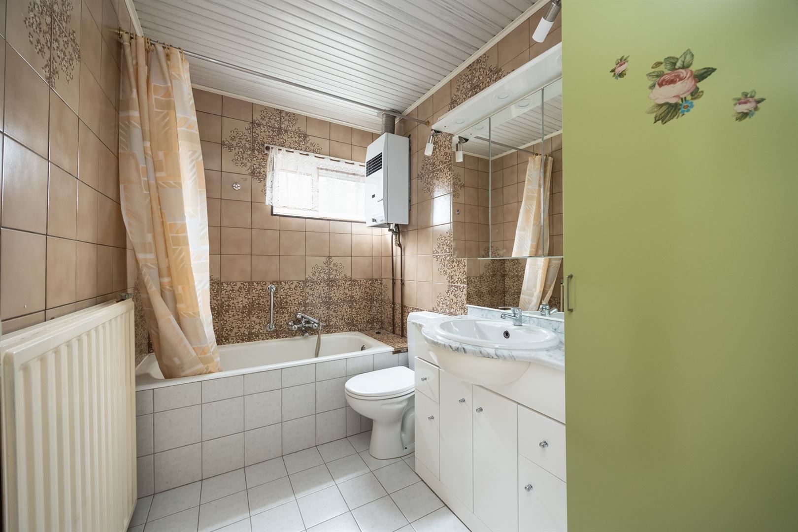 Halfopen woning met potentieel foto 18