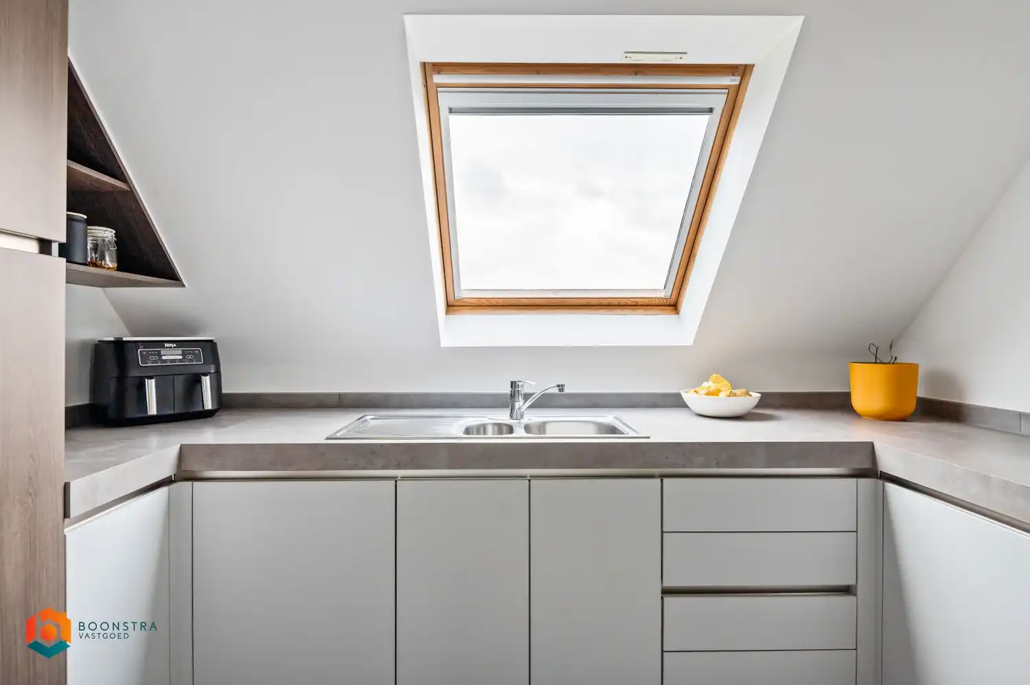 Lichtrijk duplexappartement met 2 slpkrs te Putte foto 8