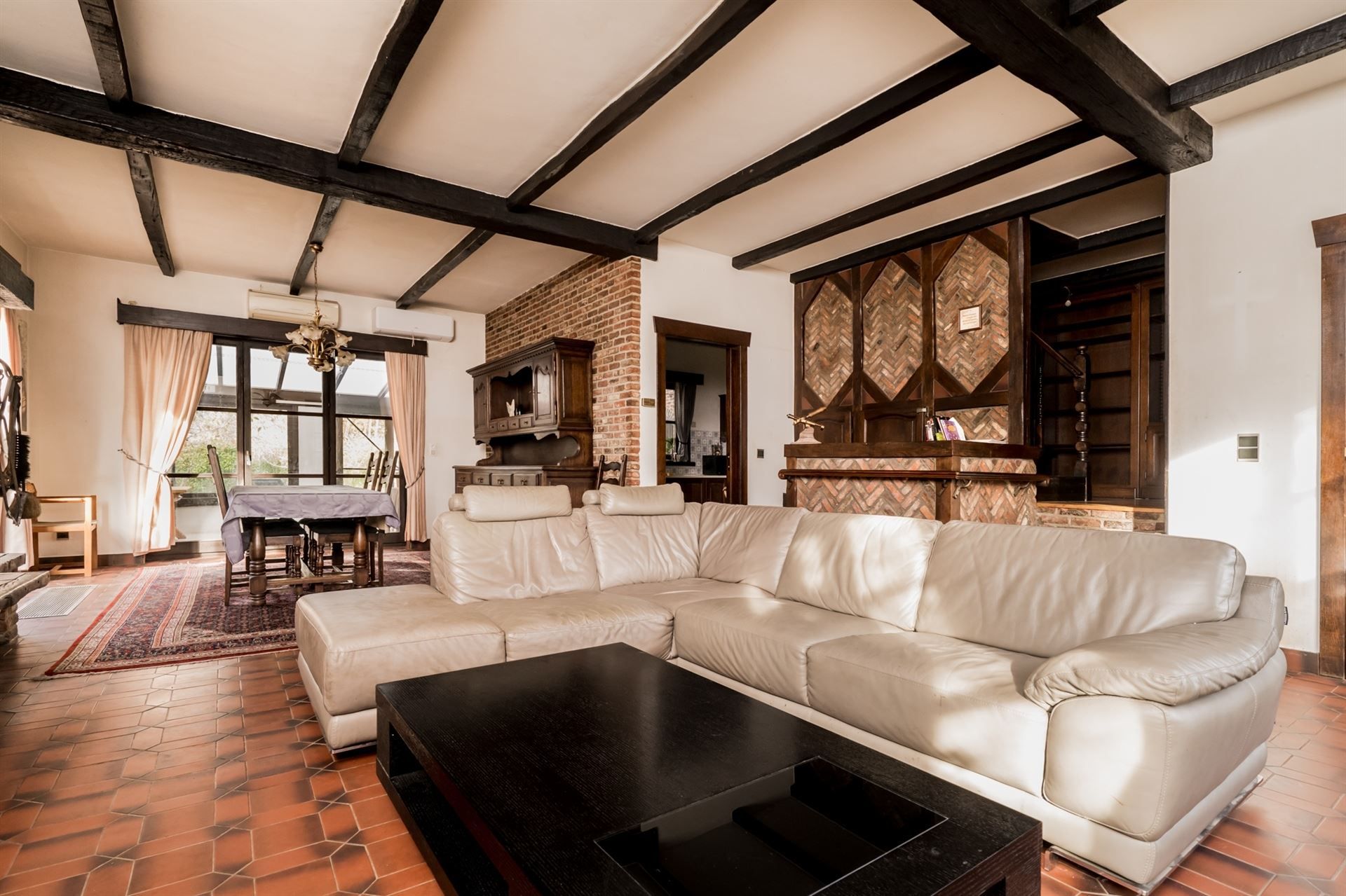 Te renoveren woning met grote tuin en eigen bos in rustig Bonheiden.  foto 4