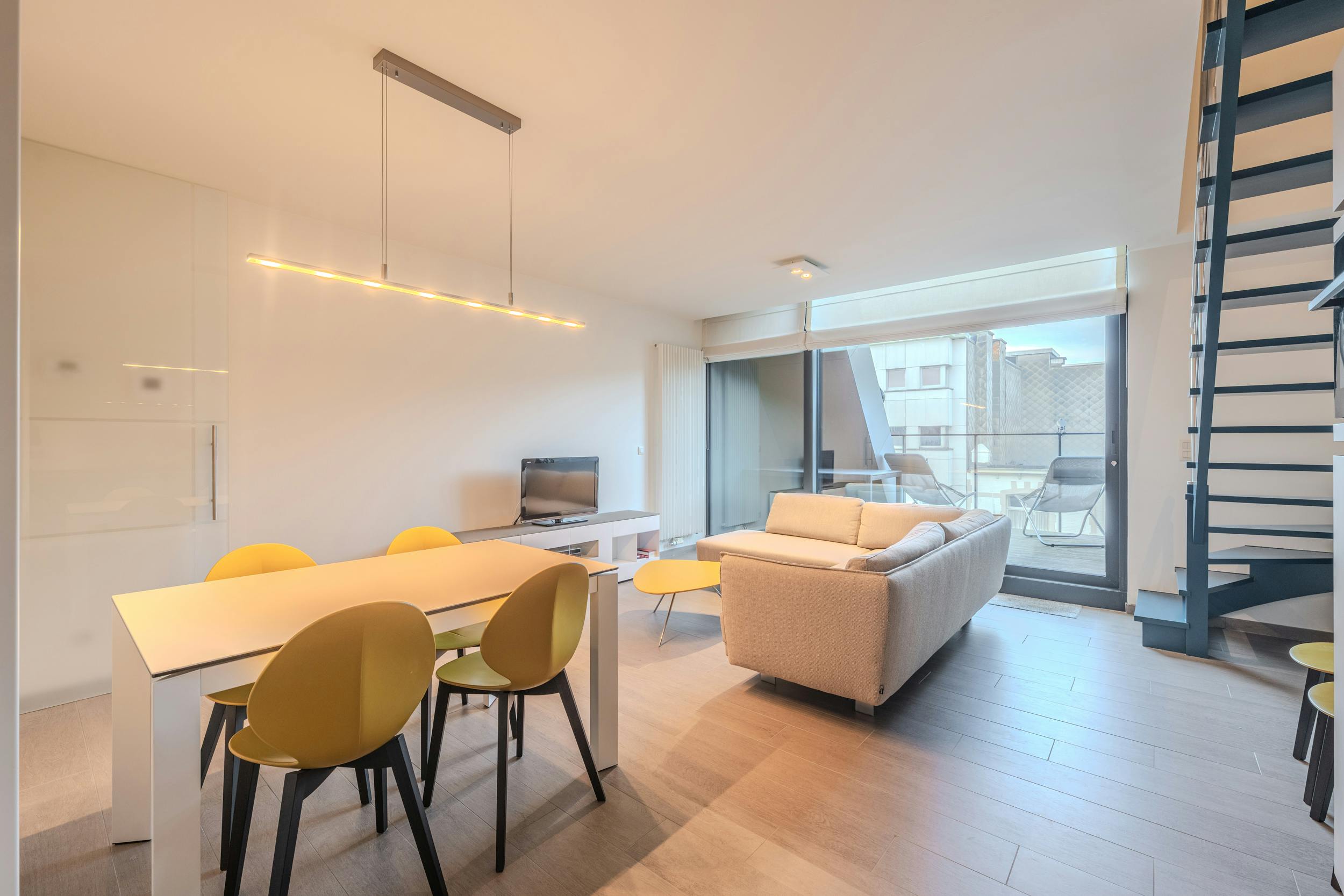 Recent twee slaapkamer appartement op absolute topligging! foto 11