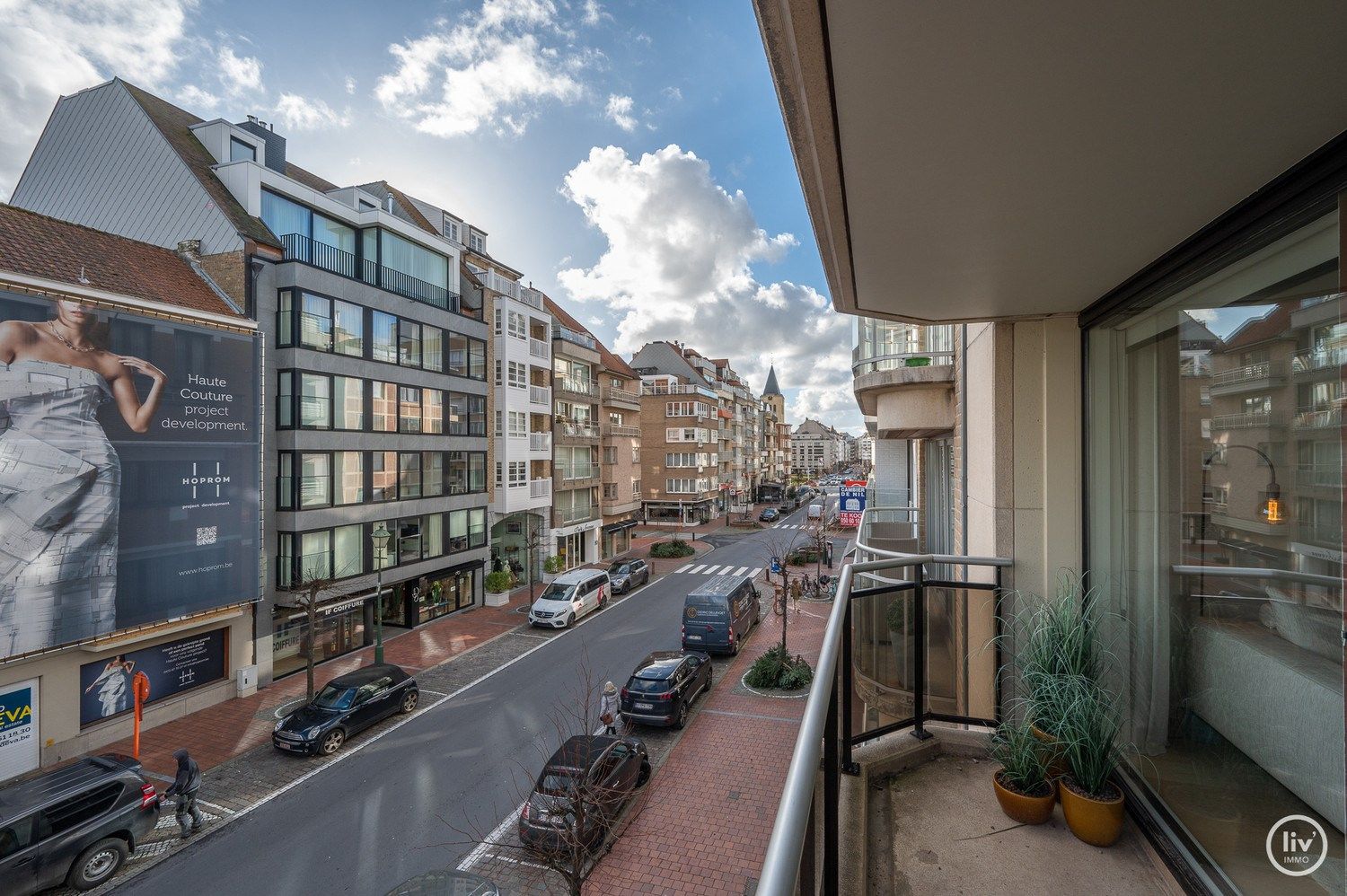 Integraal gerenoveerd 2-kamer appartement met een open zicht over het Yzepark. foto 2