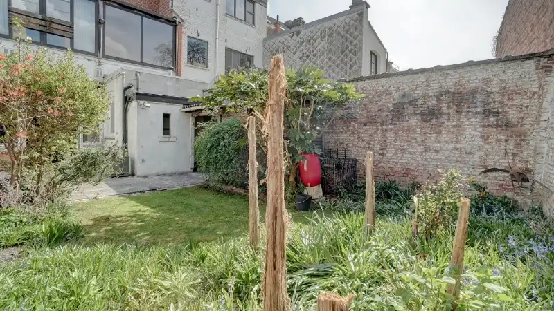 Ruime herenwoning met mogelijkheid handelsgelijkvloers/praktijkruimte/kantoren met woonst op 1 are 79 ca met stadstuintje foto 30