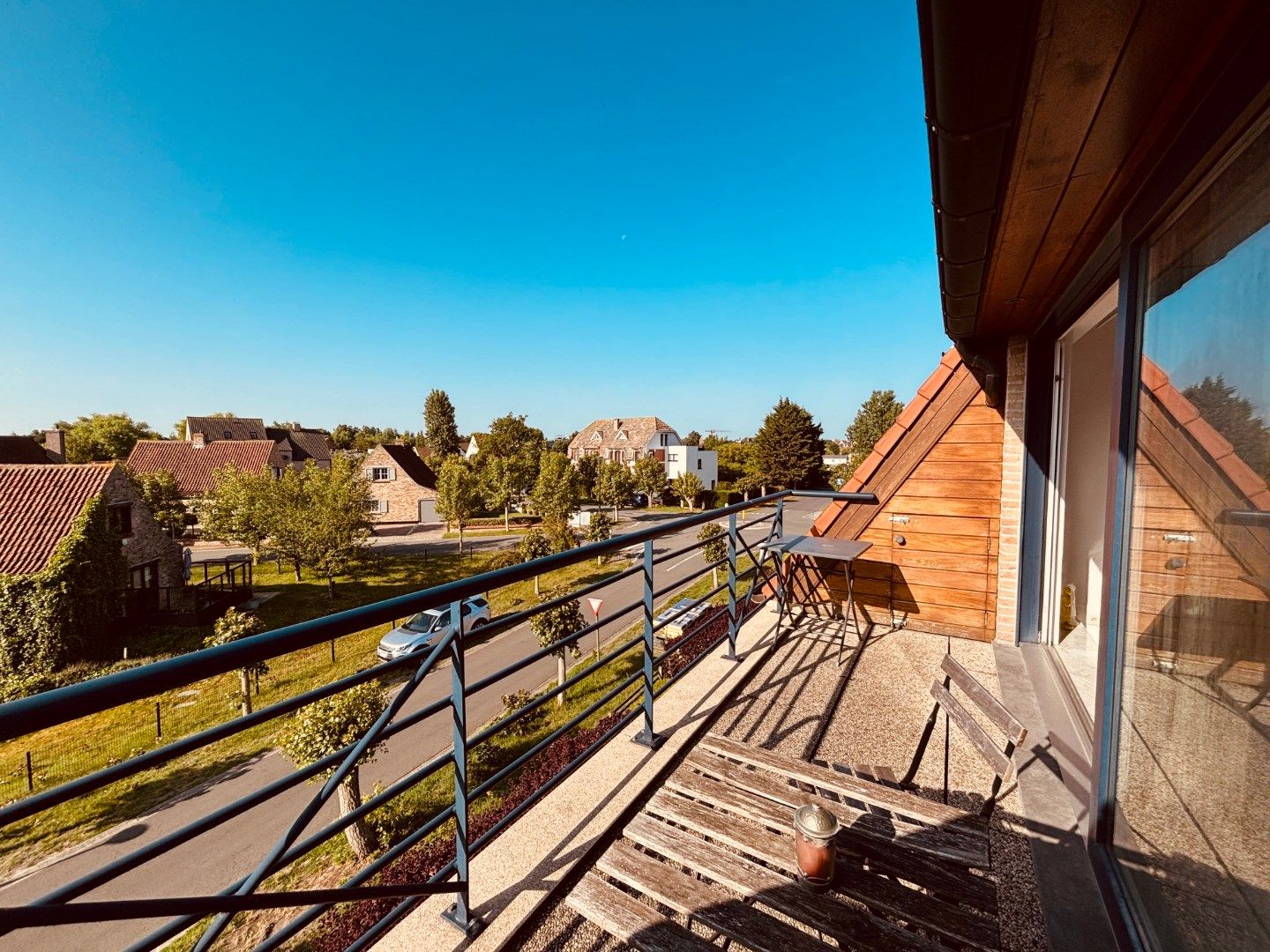TIJDLOOS APPARTEMENT MET ZONNETERRAS  EN PANORAMISCH GROEN ZICHT foto 3