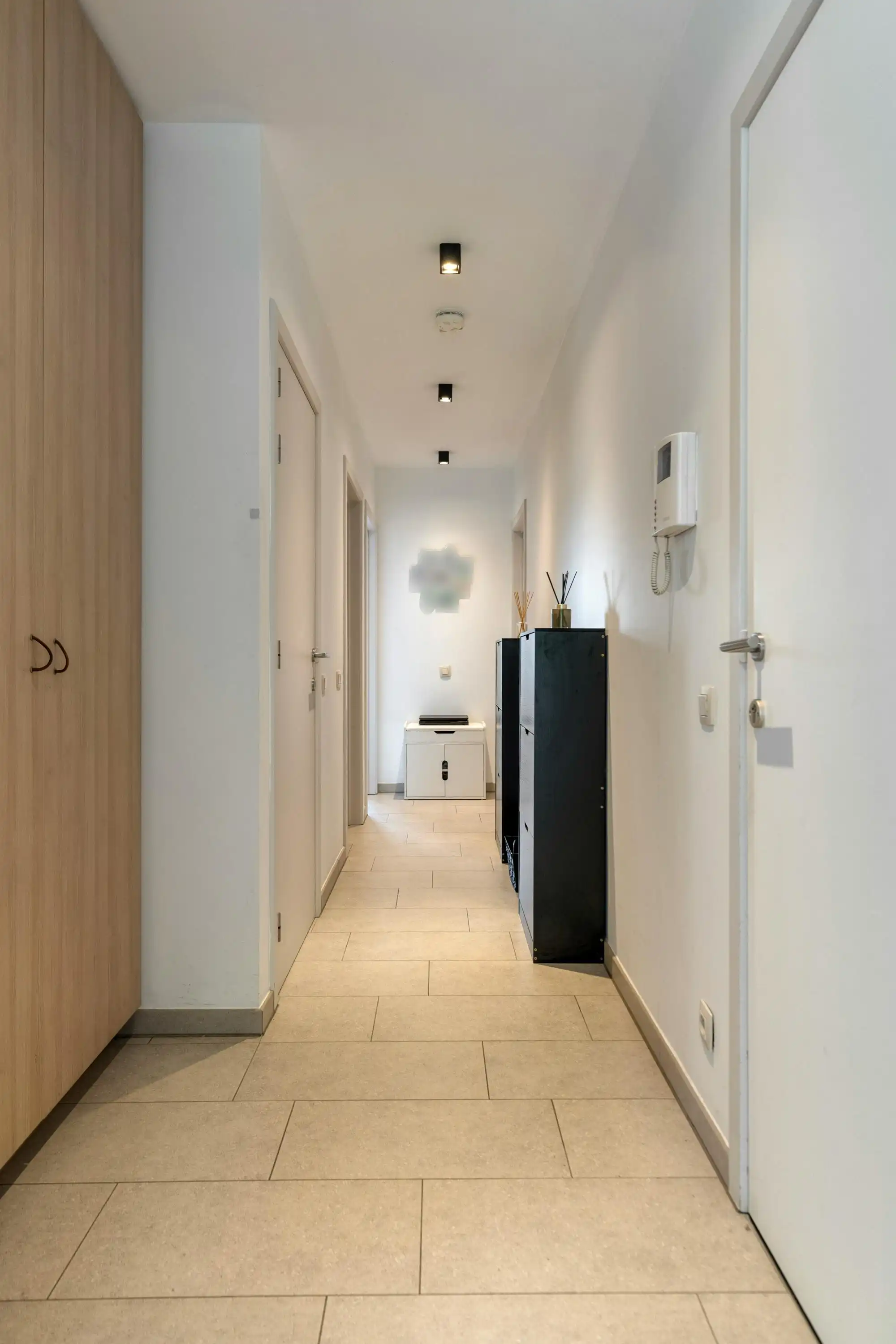Ruim appartement met 2 slpk en garage te koop in Brasschaat foto 3