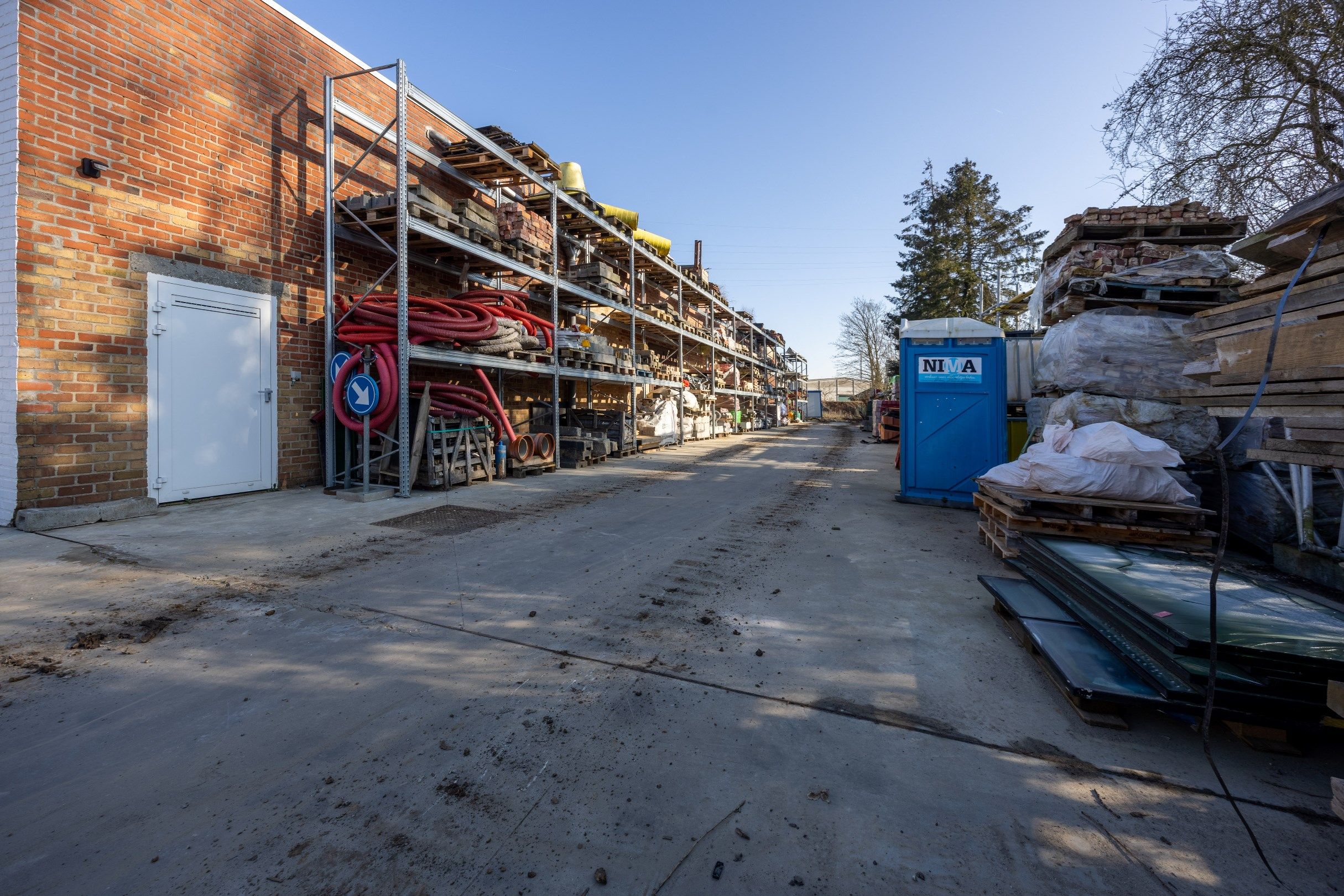 KMO GEBOUW OP 2890 M² foto 22