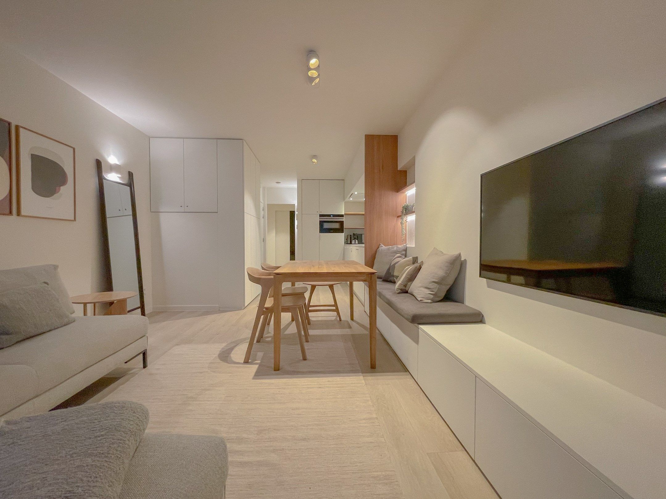 Recent tijdloos gerenoveerd appartement met zijdelings zeezicht. foto 7