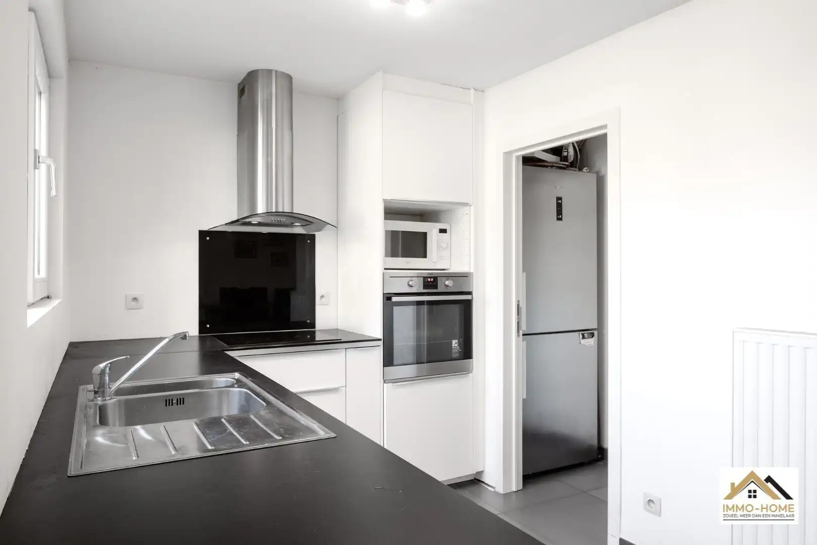 Gerenoveerde ruime woning nabij centrum van Lokeren foto 15