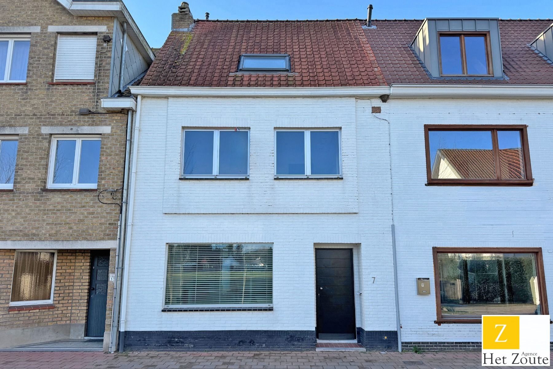 Zeer charmante woning vlakbij het Oosthoekplein te Knokke foto {{pictureIndex}}