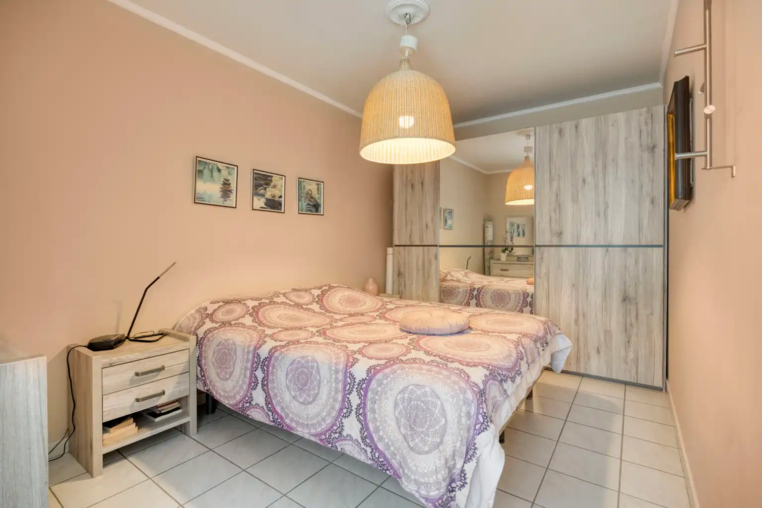 1-slaapkamerappartement met terras en overdekte staanplaats foto 7