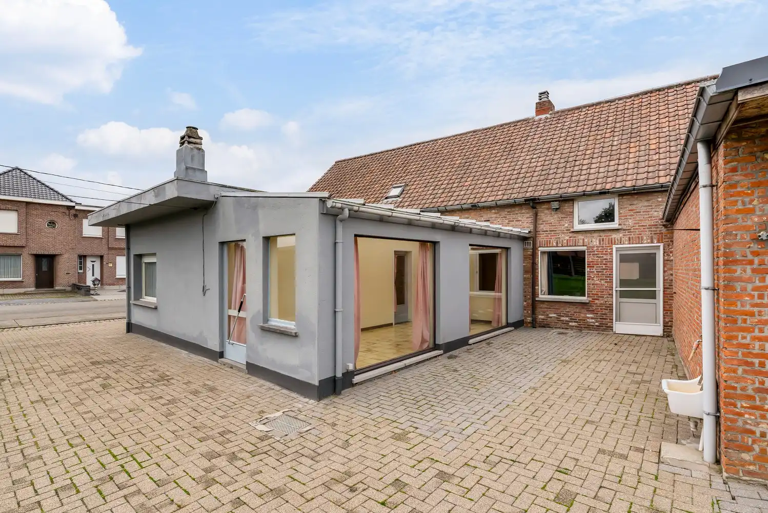 Ruime halfopen bebouwing foto 25