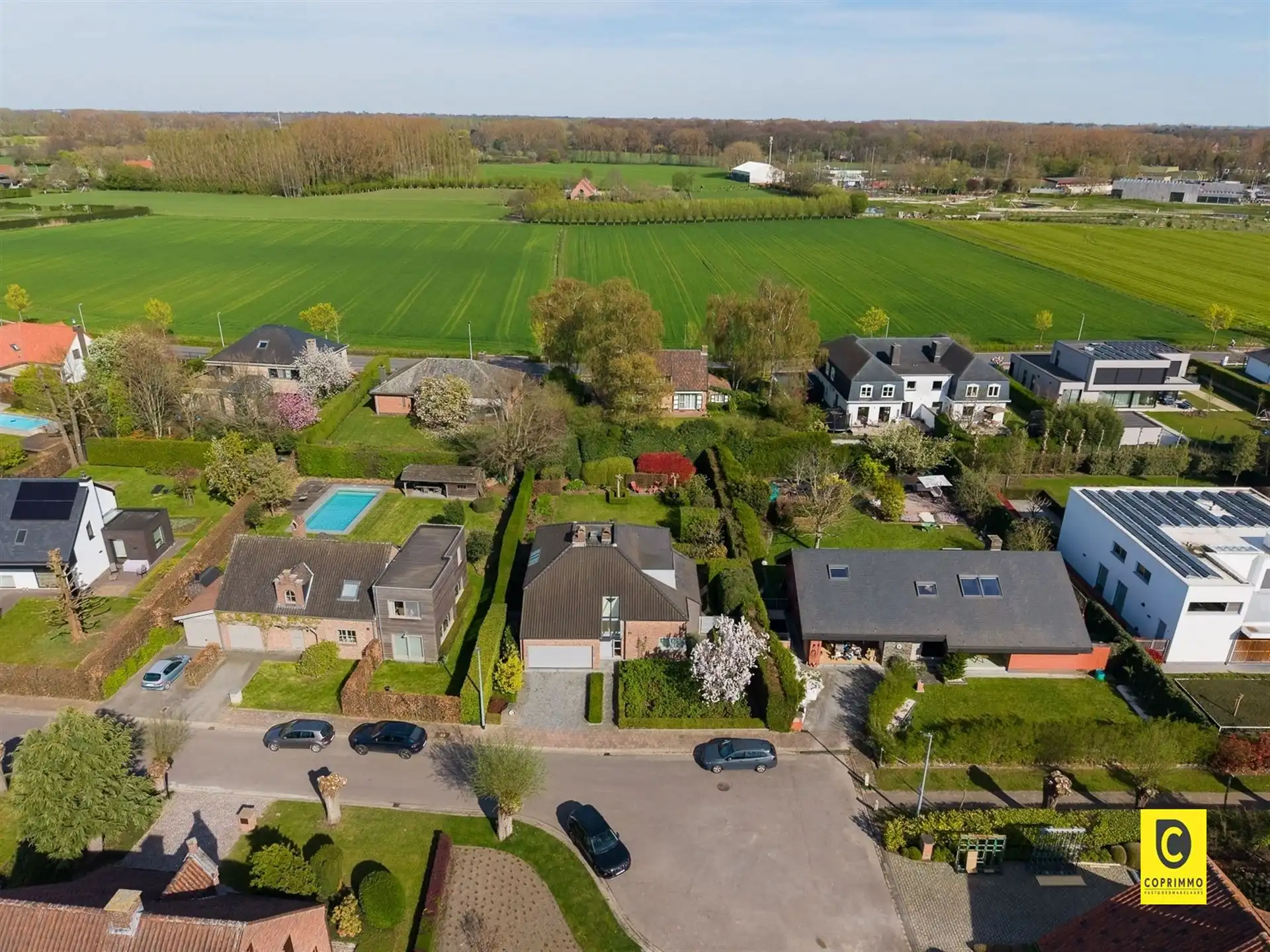 Villa: 4 slk op perceel op 831  m²  foto 2