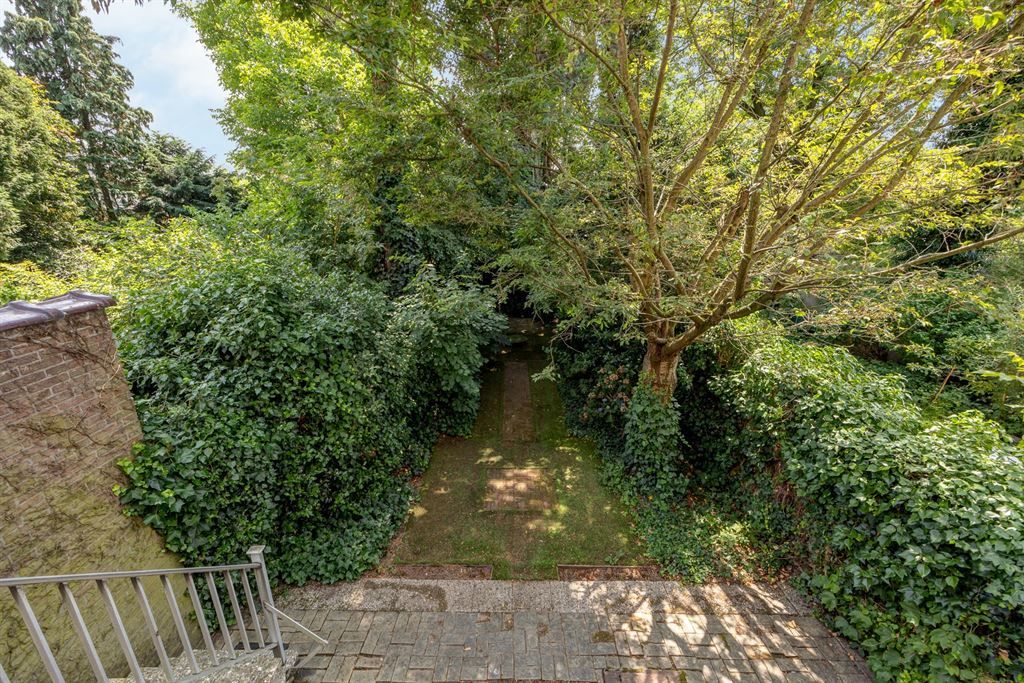  Ruime, karaktervolle bel-etage met grote tuin foto 17