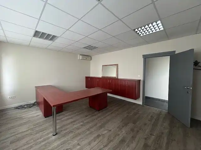 MULTI FUNCTIONEEL BEDRIJFSPAND MET KANTOREN EN APPARTEMENT foto 16