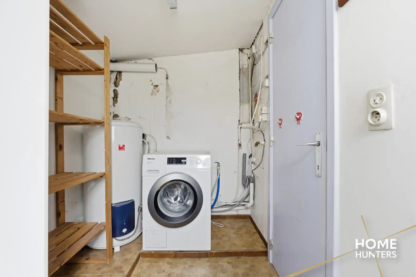 Karaktervolle stadswoning met 5 slaapkamers, ruime garage en tuin nabij de Leie in Wervik foto 11