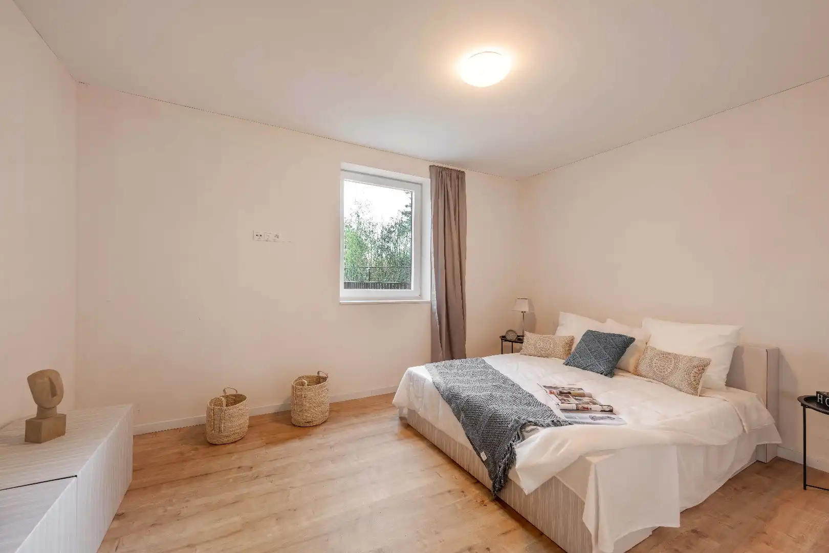 Ruim 2-slpk appartement met 15m2 zuidgericht terras met volle privacy foto 9