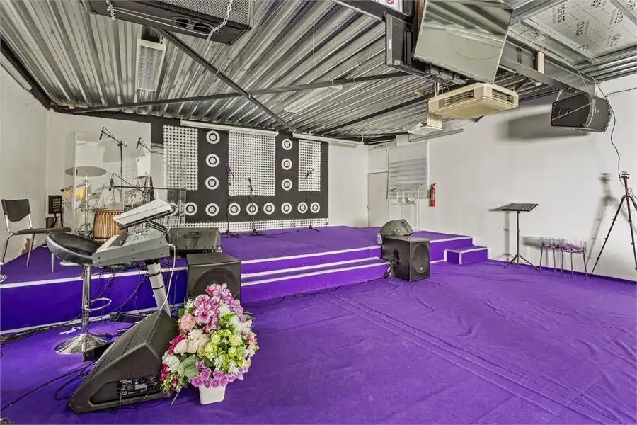 Bedrijfshal te koop in Geel via overdracht van aandelen foto 19