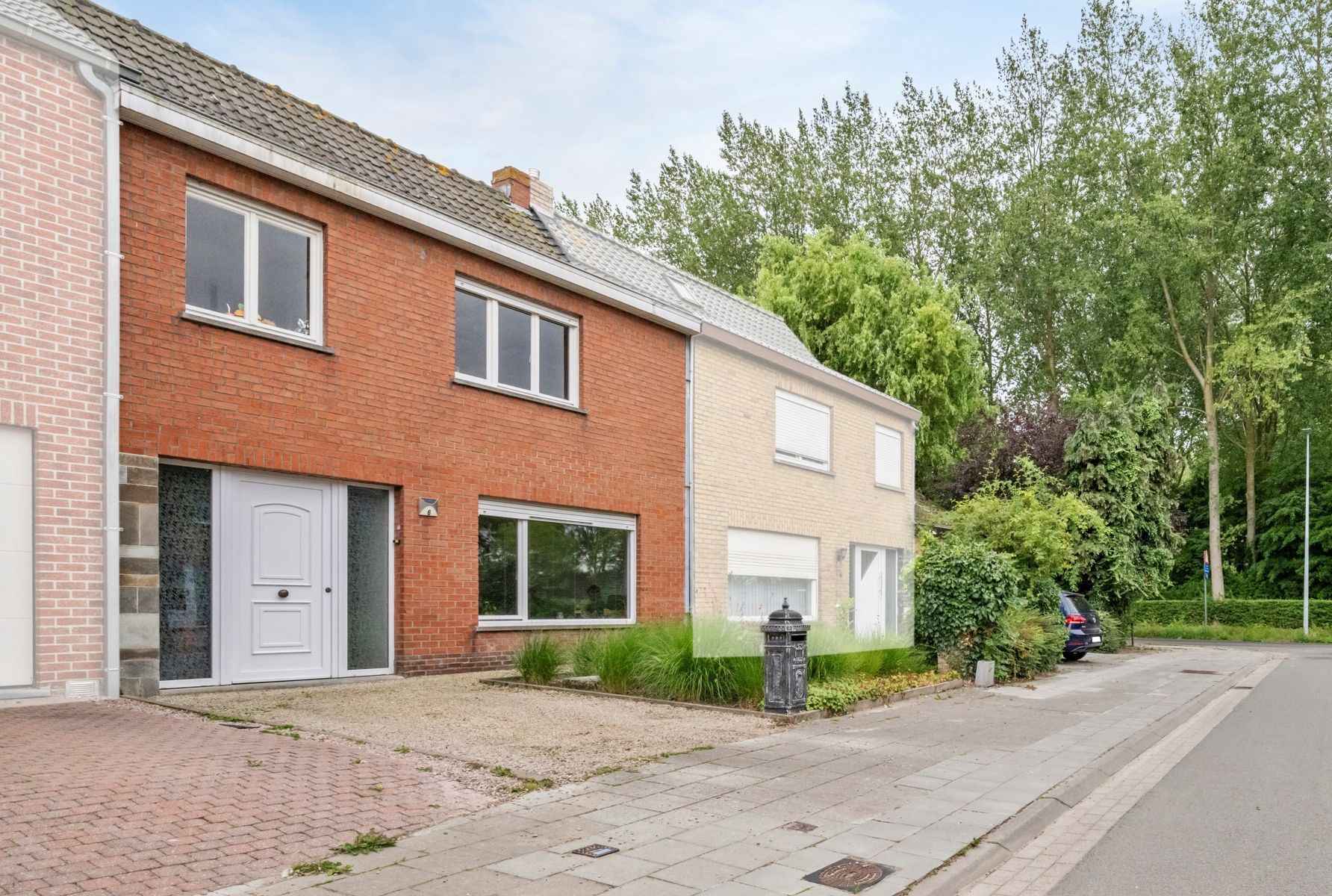 Hoofdfoto van de publicatie: Rustig gelegen, lichtrijke & instapklare rijwoning te Brugge