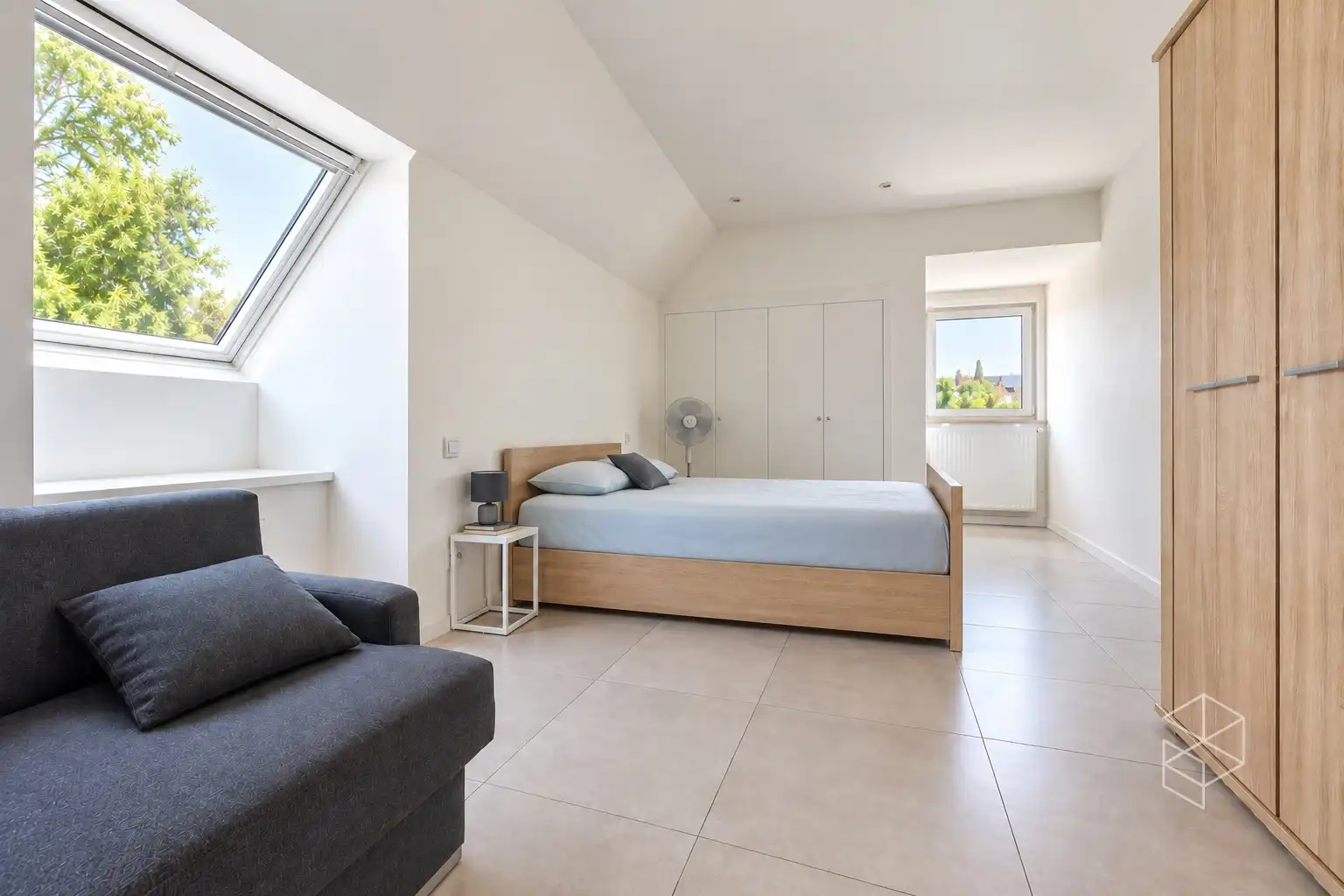 Klassevolle villa met bijgebouw op unieke ligging aan het kanaal Gent-Brugge foto 24