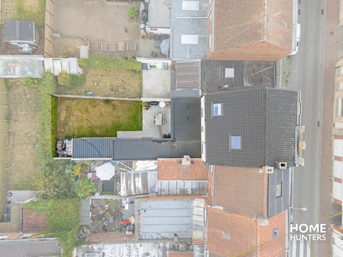 Instapklare, volledig gerenoveerde rijwoning met garage in hartje Wervik foto 3
