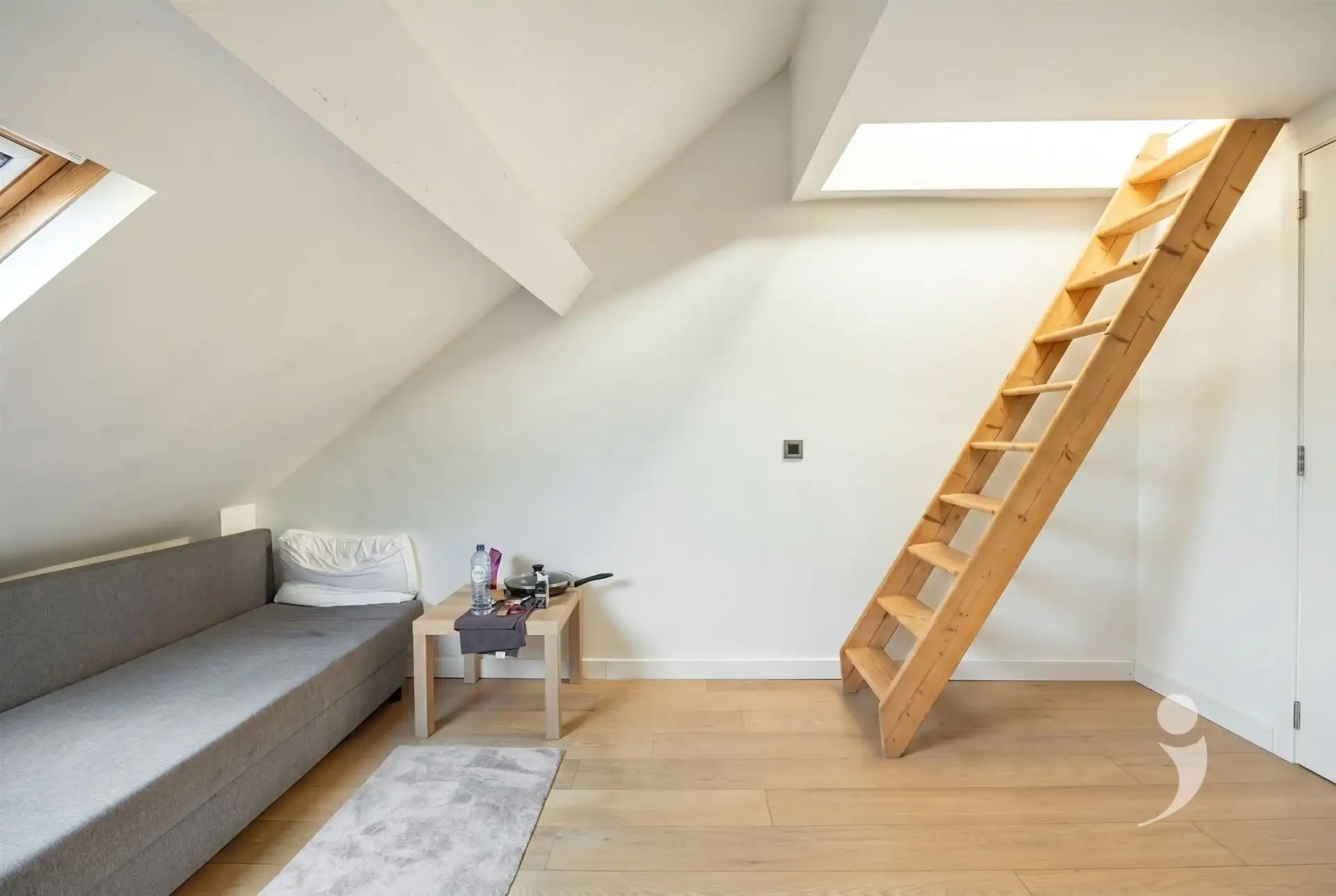 Opbrengsteigendom met handelspand, studio en 6 studentenkamers in Leuven foto 14