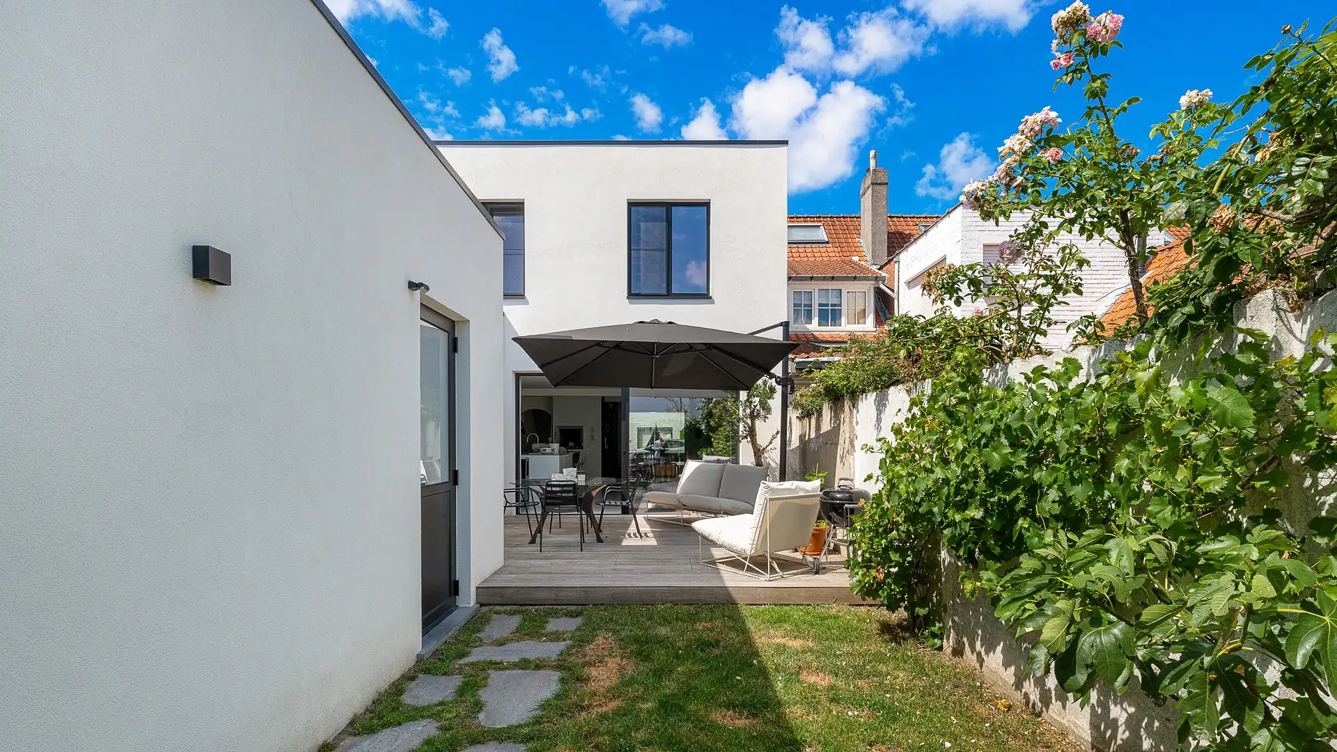 Gerenoveerde woning goed gelegen in het oud Knokke nabij de winkels en de Groentenmarkt. foto 3