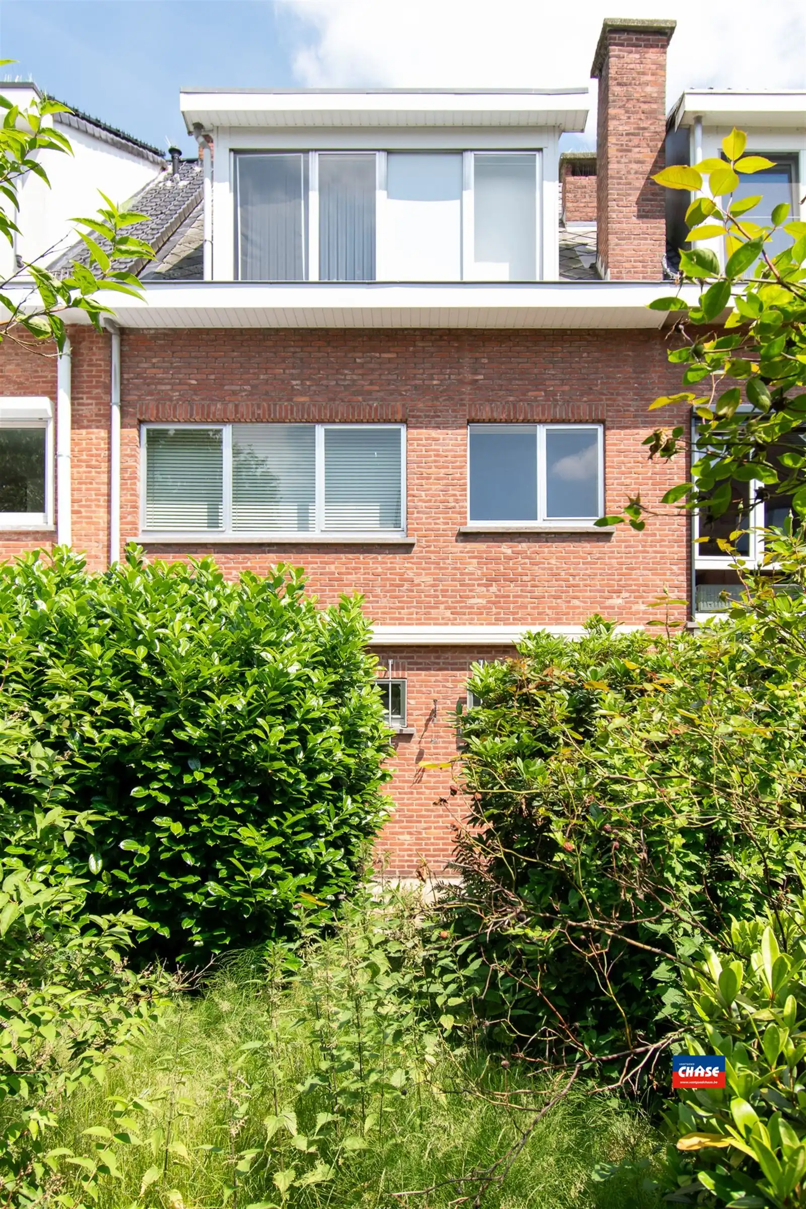 Te renoveren Bel-étage in rustige woonwijk foto 18