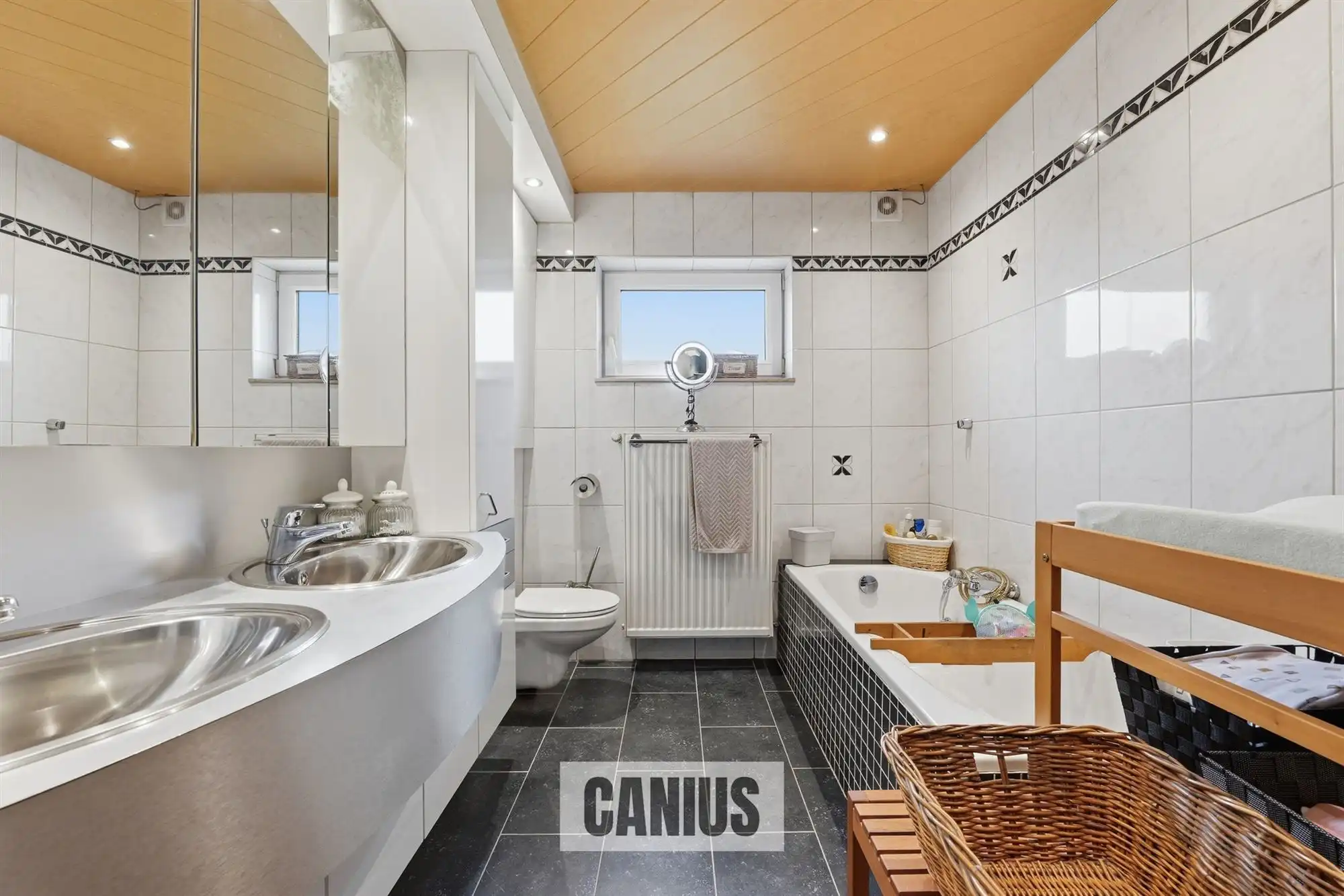 UNIEKE EIGENDOM MET 2 WOONHUIZEN TE KOOP IN BILZEN foto 13