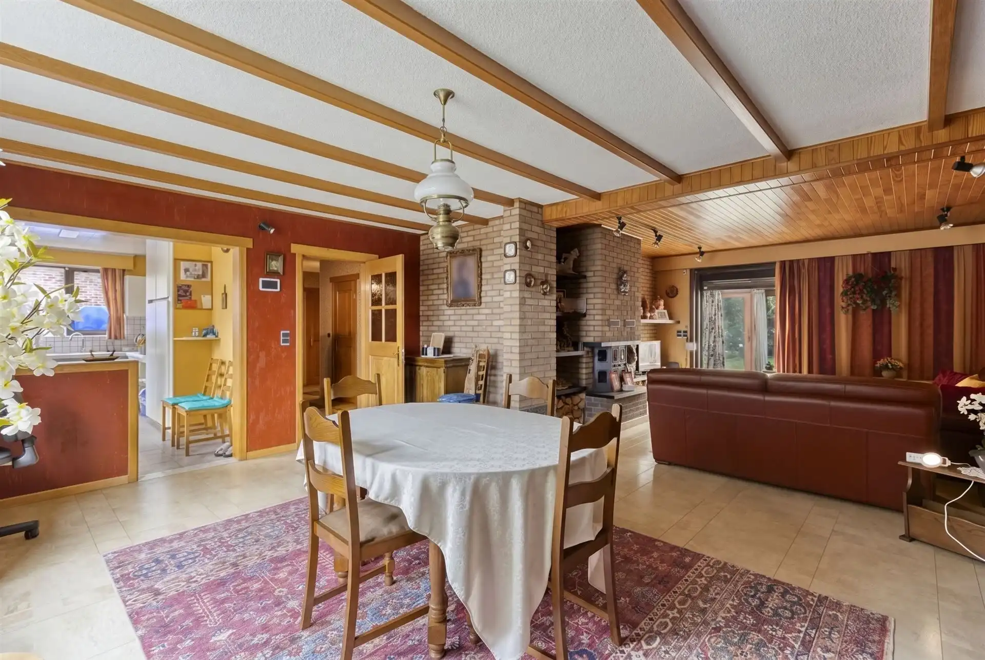 Laagbouwwoning met 2 slaapkamers, garage en tuin.  foto 5