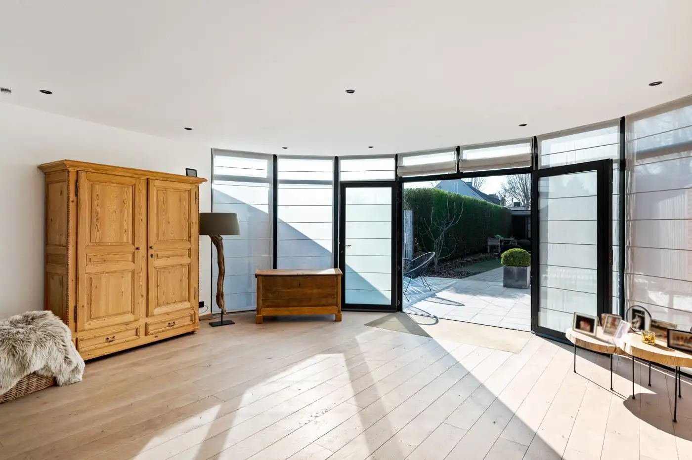 Ruime woning met commerciële ruimte, 2 slpk. en tuin foto 6