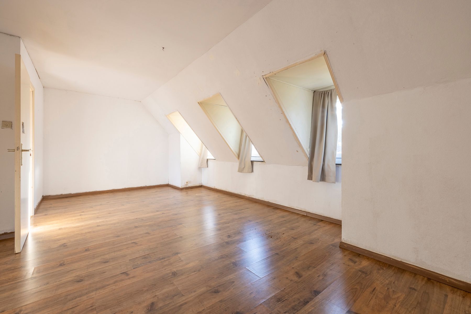 Charmante, te renoveren villa met 4 slaapkamers in Eeklo foto 9