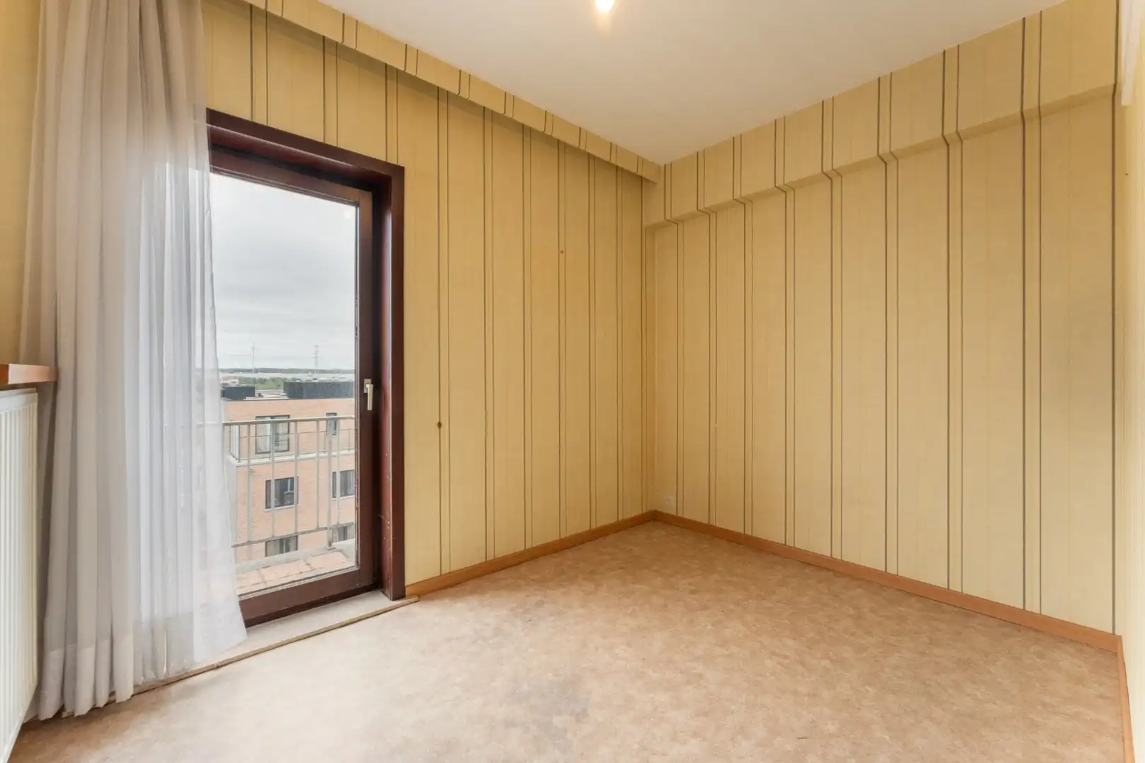 Te renoveren 2 slaapkamer appartement foto 10