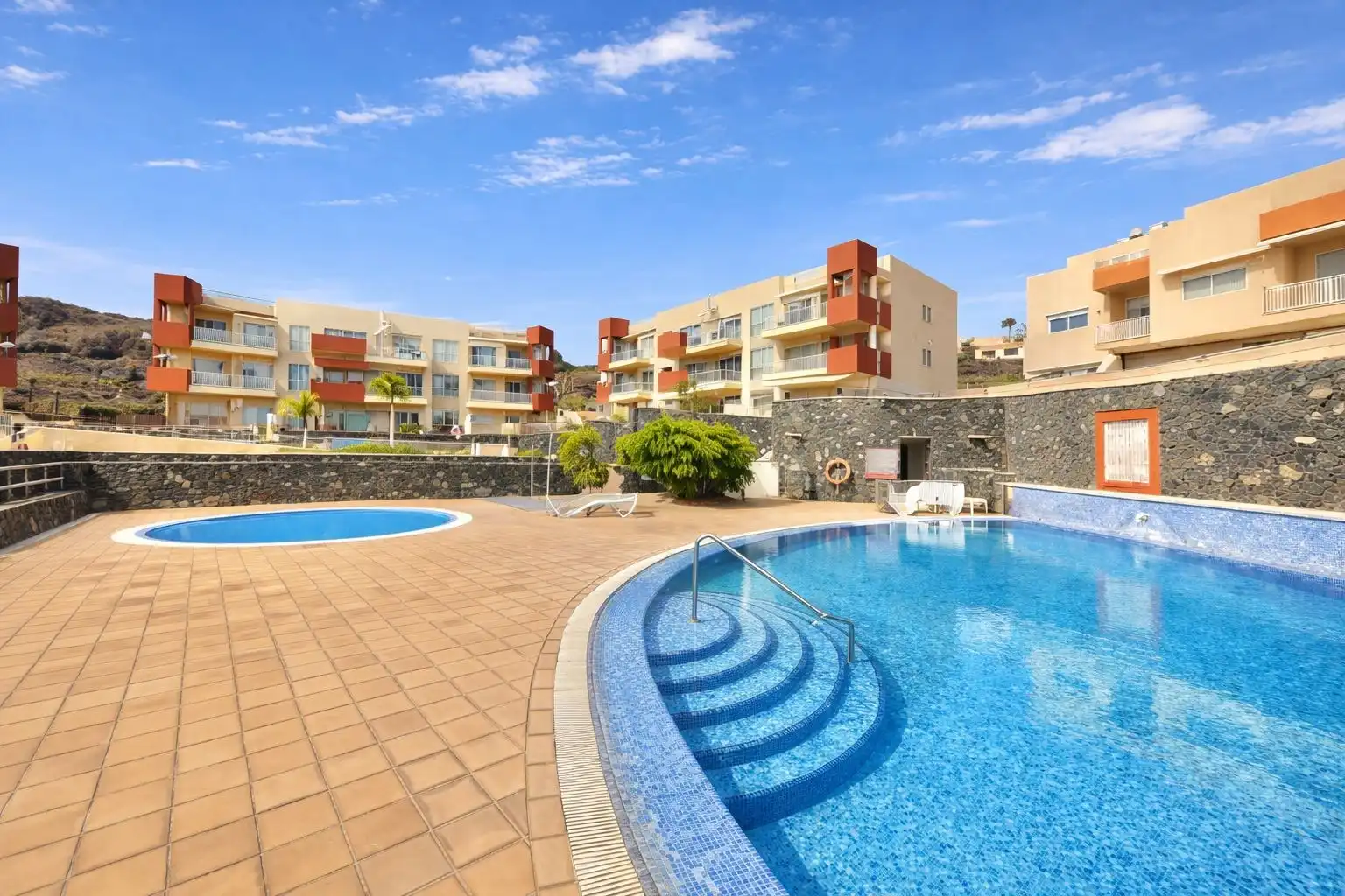 Charmante hoekwoning met zeezicht en dakterras  foto 24