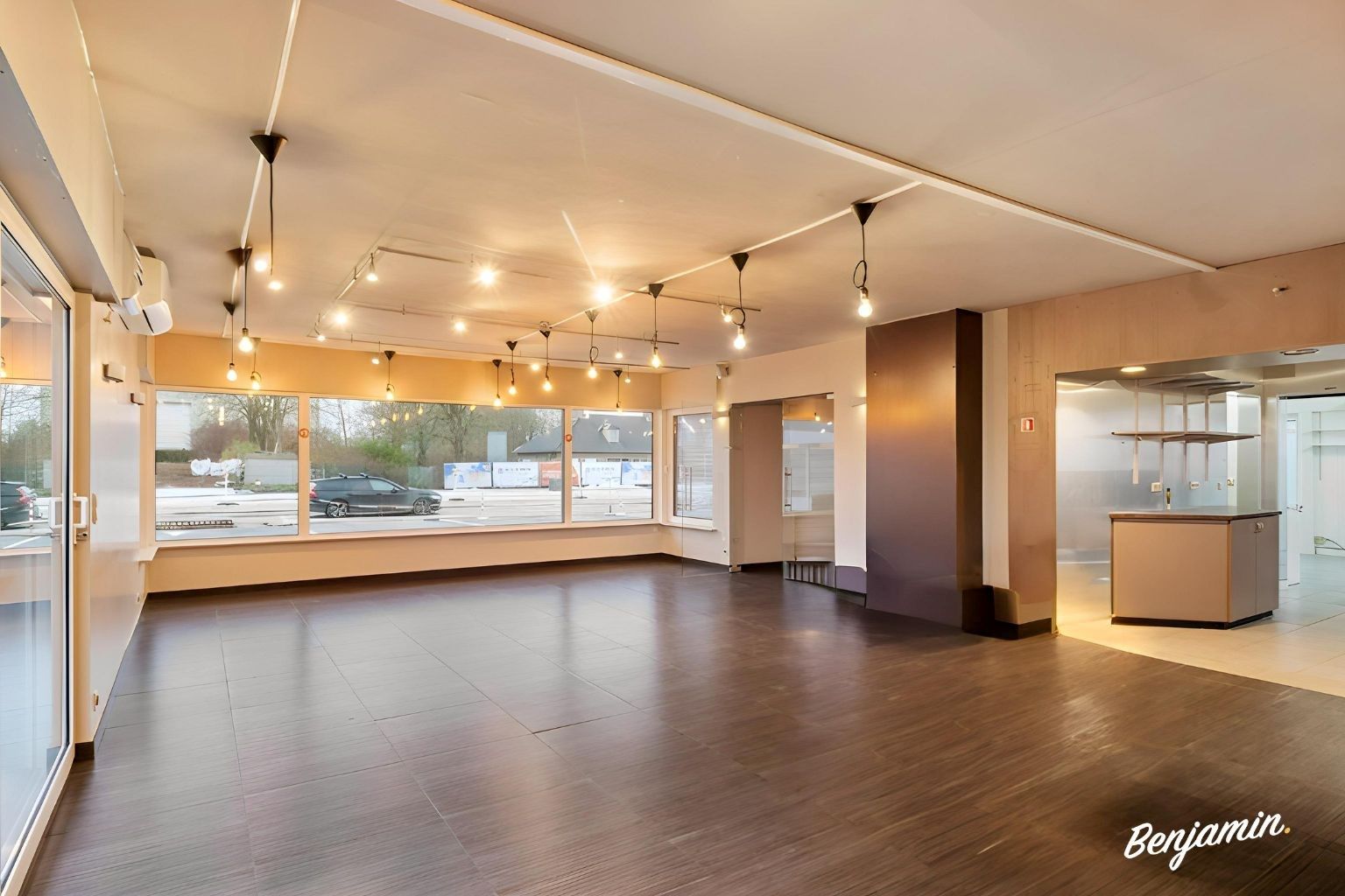 Villa met handelsruimte op ideale ligging in Moorsele/Dadizele foto 8