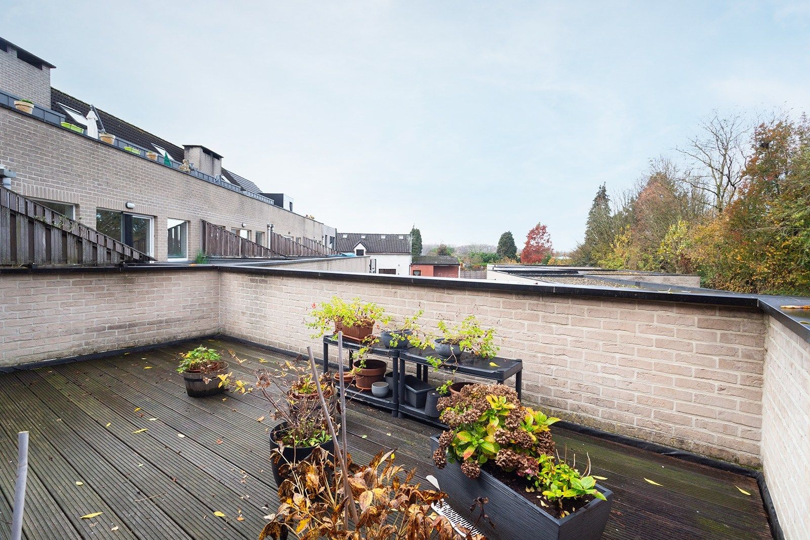 Rustig wonen met zicht op groen: goed onderhouden appartement met groot terras foto 8