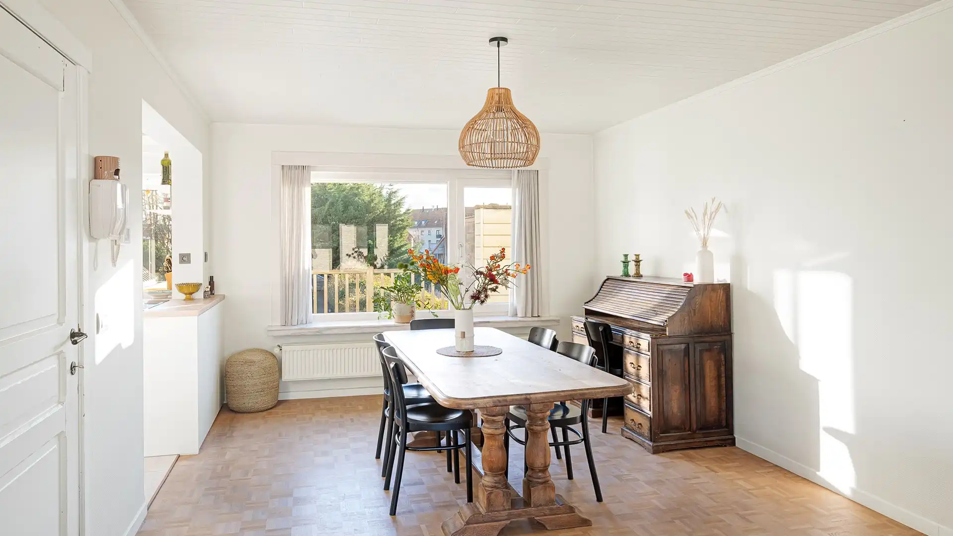 Schitterend huis met garage en tuin te Lissewege foto 2