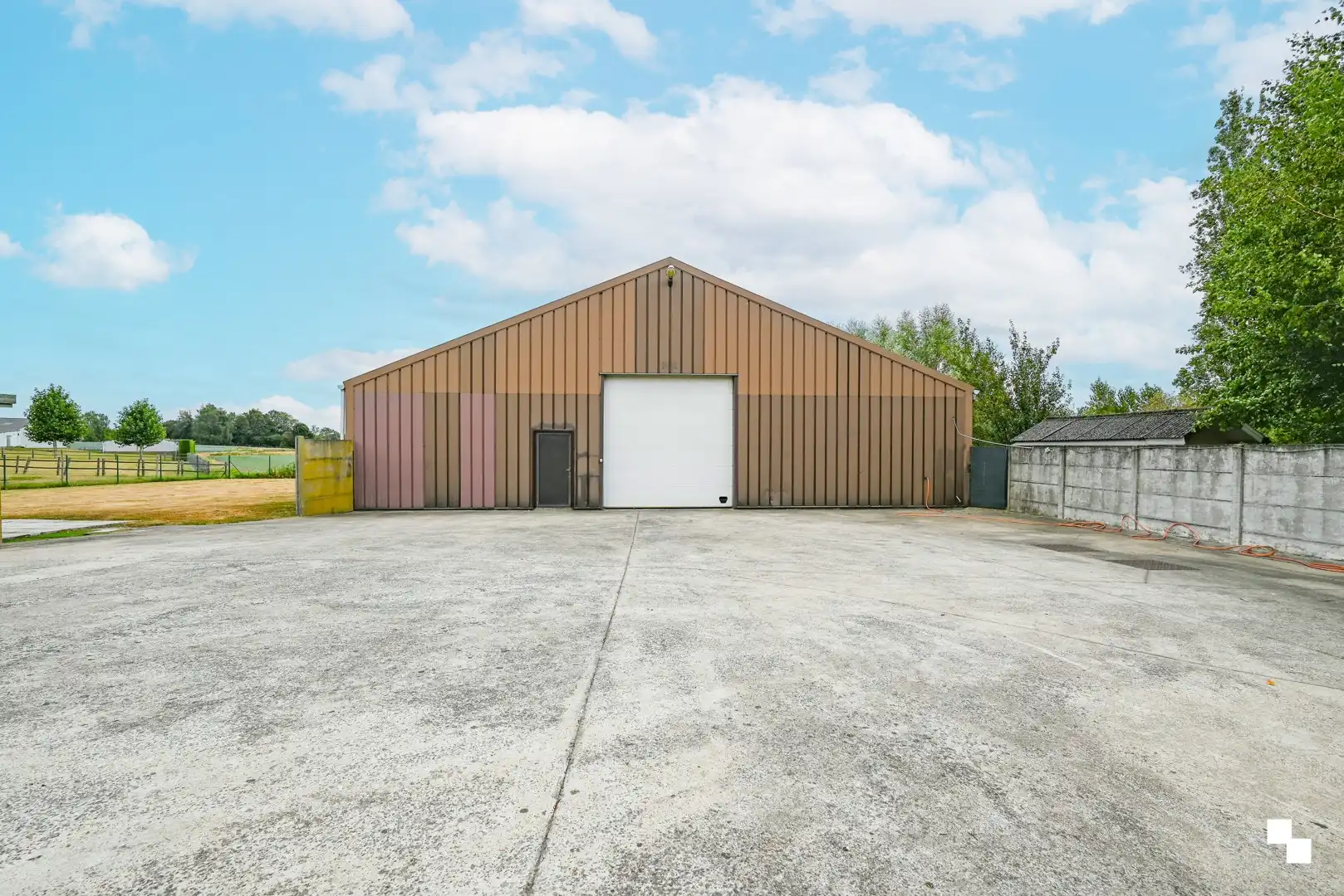 Woning met loods in Oostrozebeke foto 29