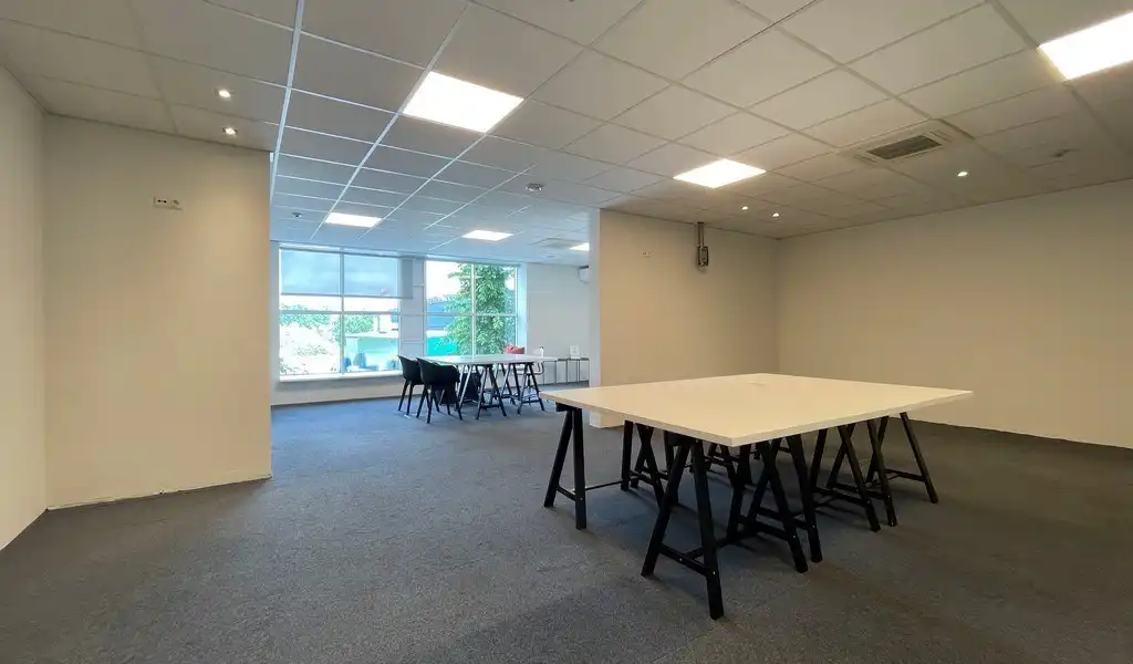 Gerenoveerde instapklare kantoren te huur aan station van Lint foto 13