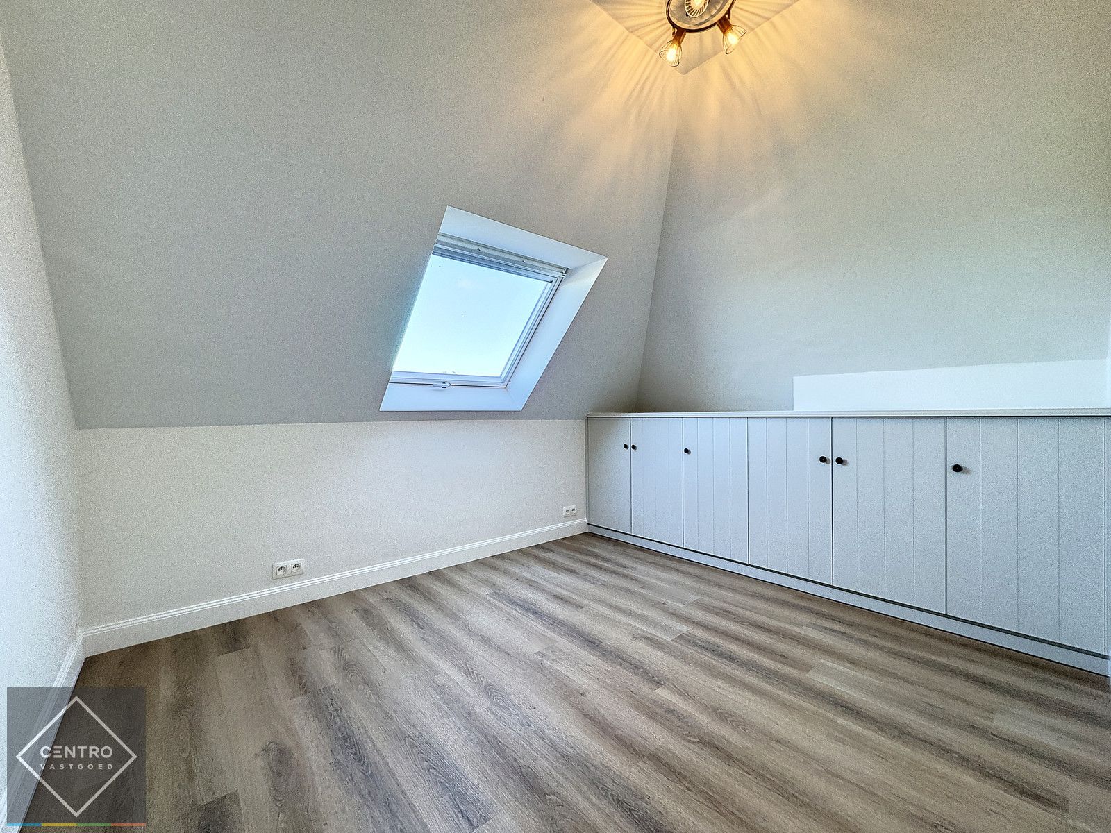 LEUK dakappartement met 2 slpks en garage met FANTASTISCH UITZICHT! foto 15