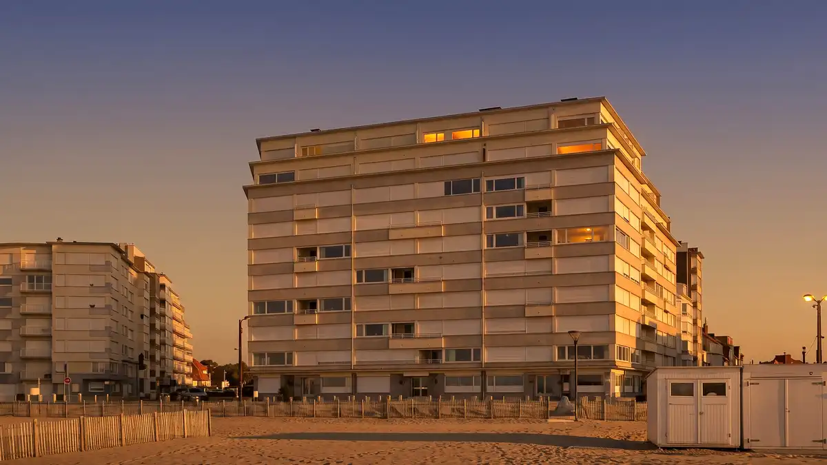 Appartement met veel potentieel: zon, zeezicht en rust foto 2
