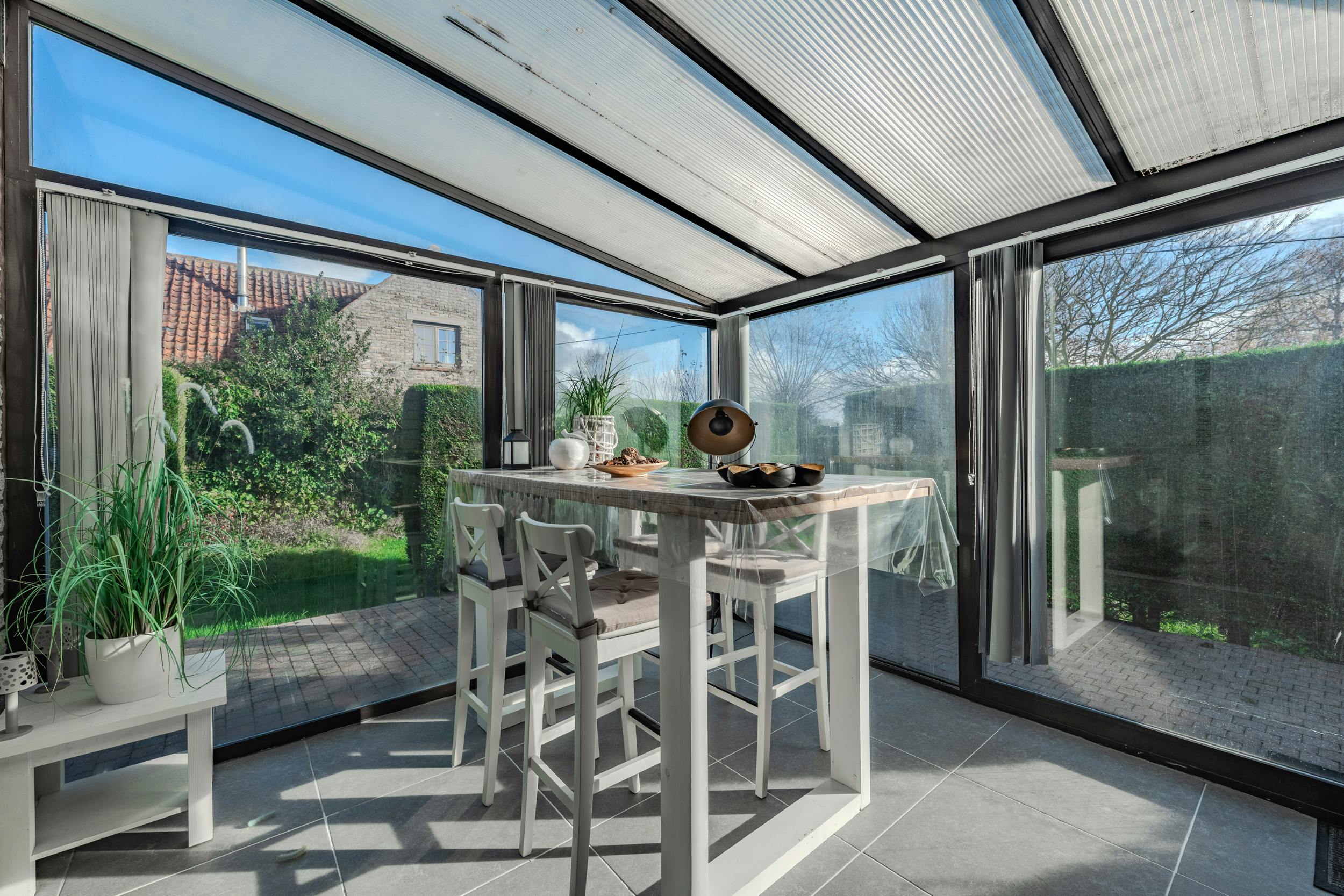 Rustig gelegen vakantiewoning met tuin te koop te Westende! foto 2