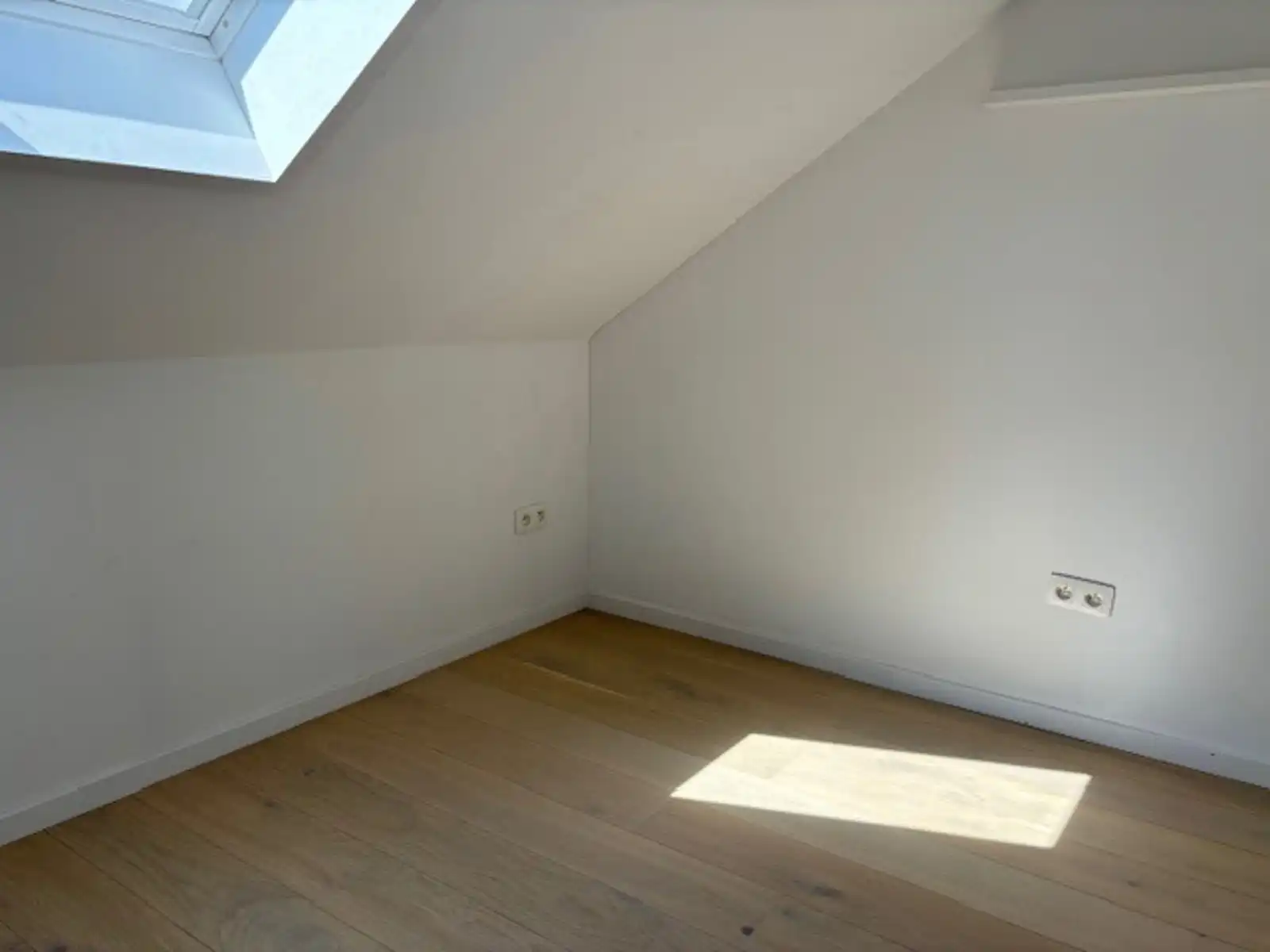 Prachtige woning 5 slpks te Landen foto 30