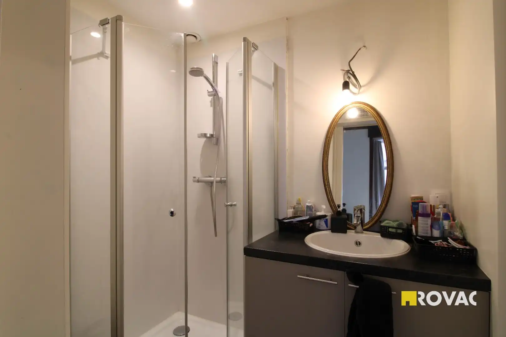 Gelijkvloerse kantoorruimte nabij het centrum en het station van Izegem! foto 9