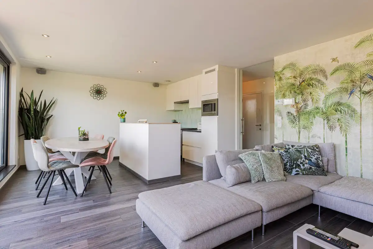 FLEXIBEL DUPLEX APPARTEMENT VAN 183M² MET 5 SLAAPKAMERS MET ZORG- EN WOONOPLOSSING NABIJ CENTRUM TONGEREN. foto 4