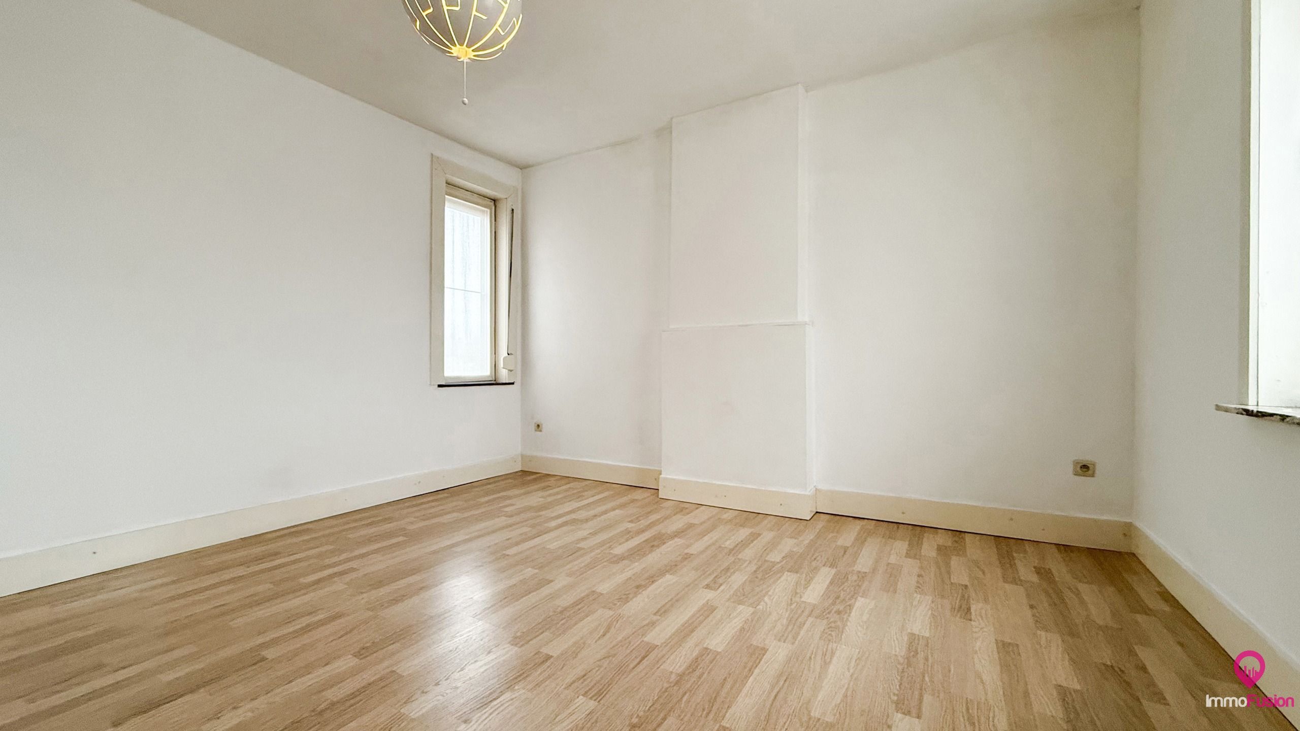 Instapklare open bebouwing met 4slpks op perceel van 10are! foto 27