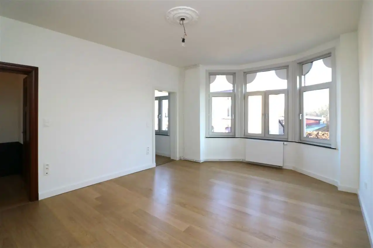 Vernieuwde, karatervolle woning met 4 slpk nabij station foto 26