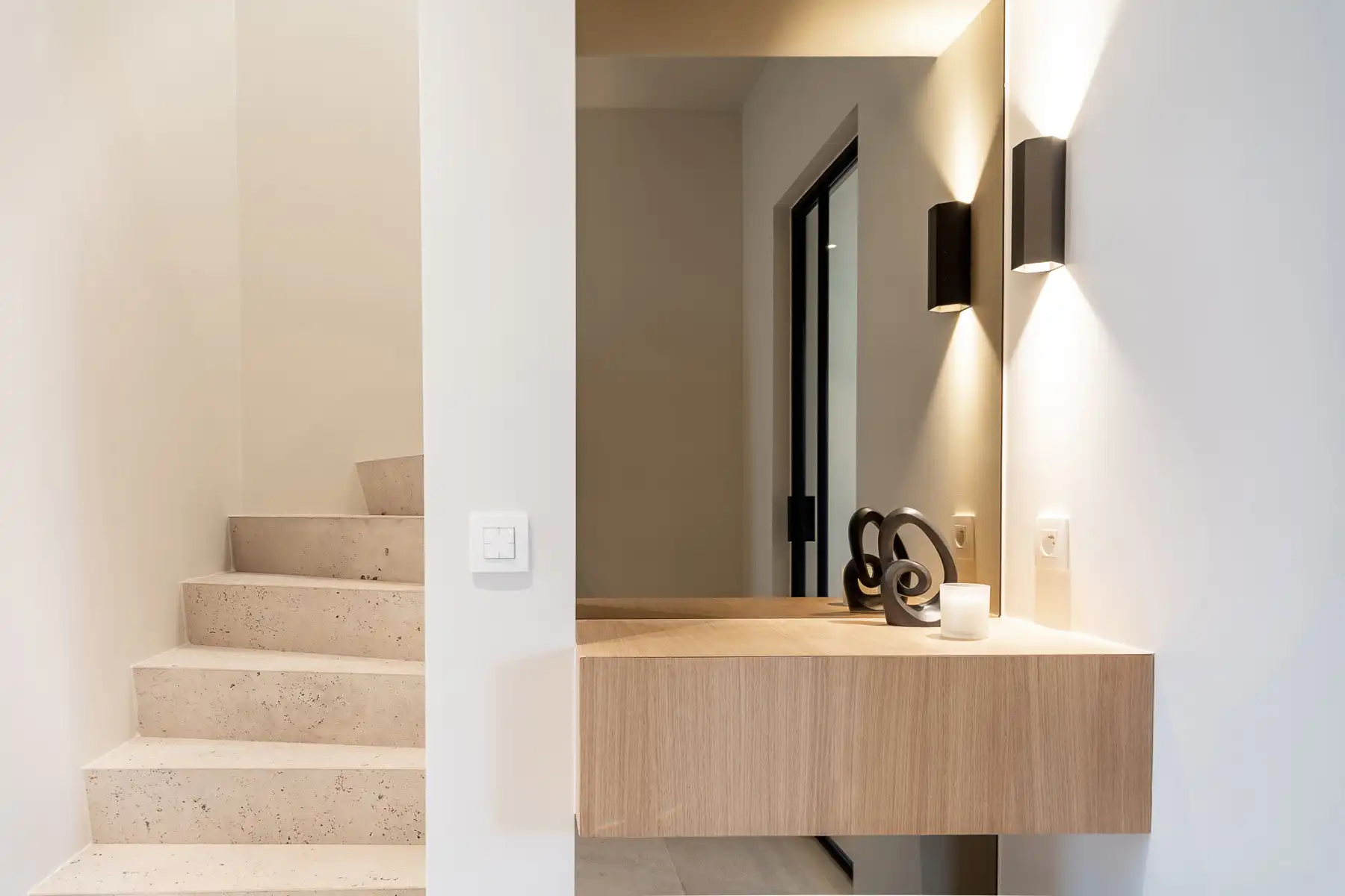 Smaakvol gerenoveerde alleenstaande woning foto 25