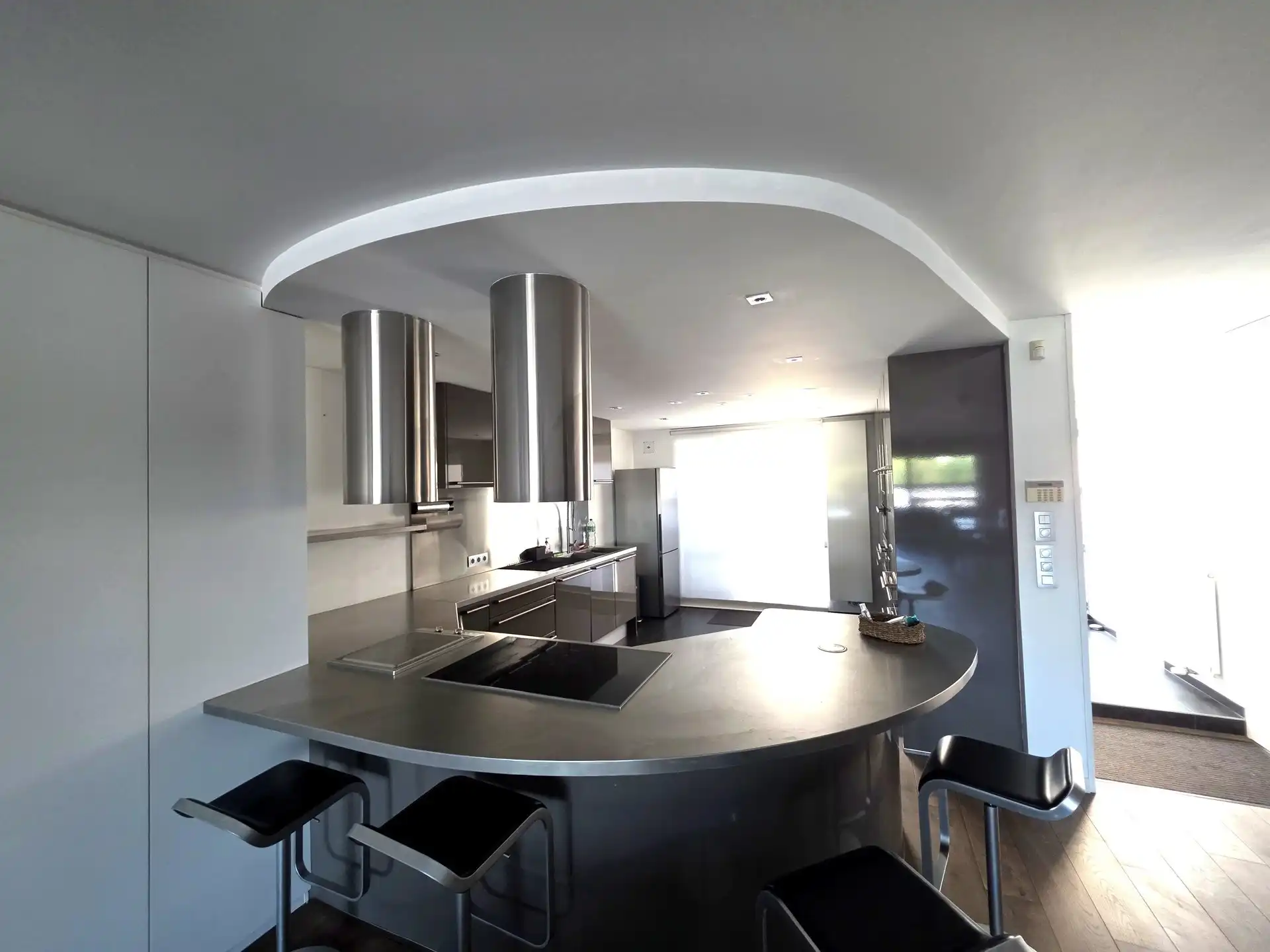 Stijlvol en lichtrijk appartement met twee terrassen en open uitzicht foto 3