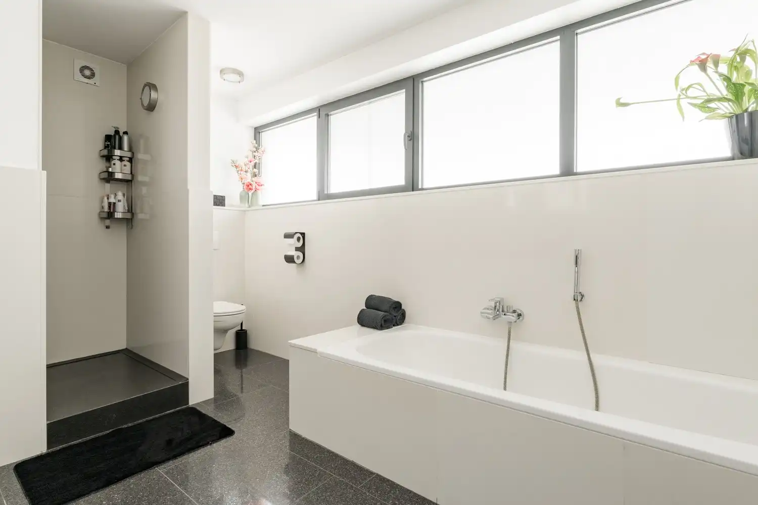 Luxe villa te koop in Neerpelt: moderne architectuur en ruimte in overvloed aan de Beukenlaan. Ideaal voor uw gezin! foto 29