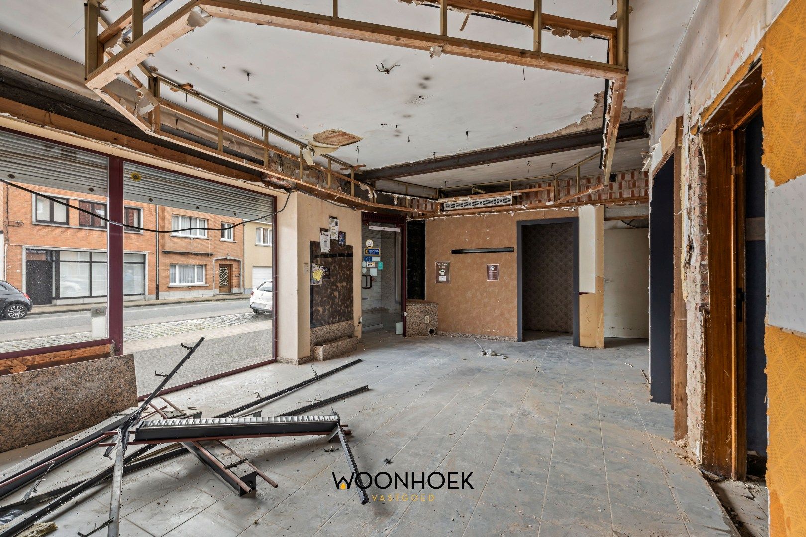 Ruime, te renoveren woning met diverse mogelijkheden foto 9