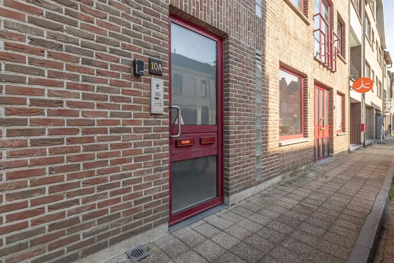 Appartement met twee slaapkamers, terras en autostaanplaats te midden van centrum foto 26